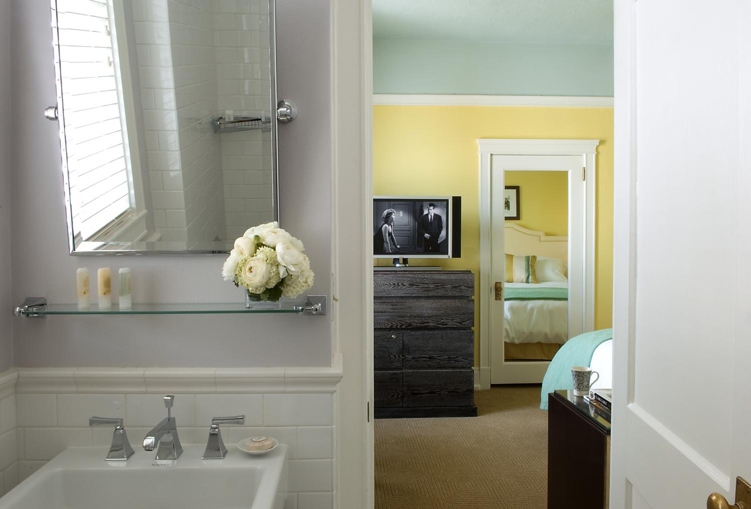 Deluxe Queen Room - Photo 2