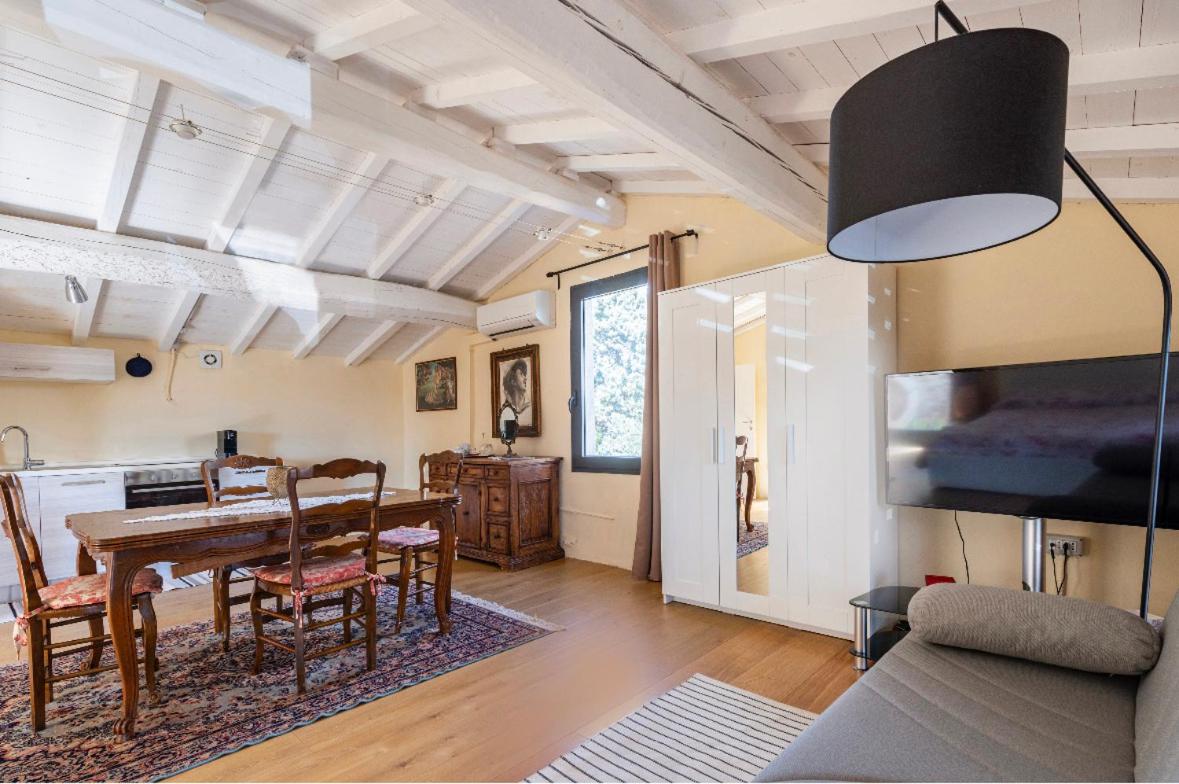 One-Bedroom House photo 1