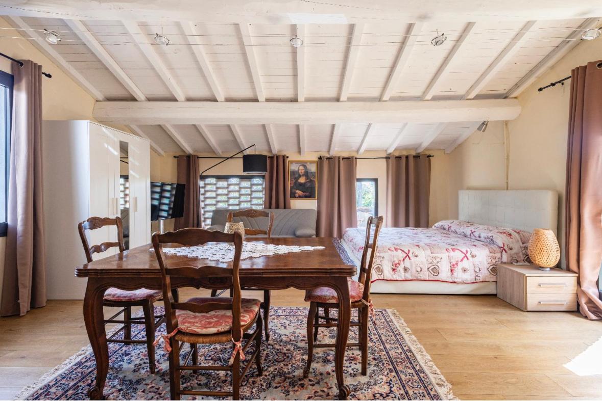 One-Bedroom House photo 3
