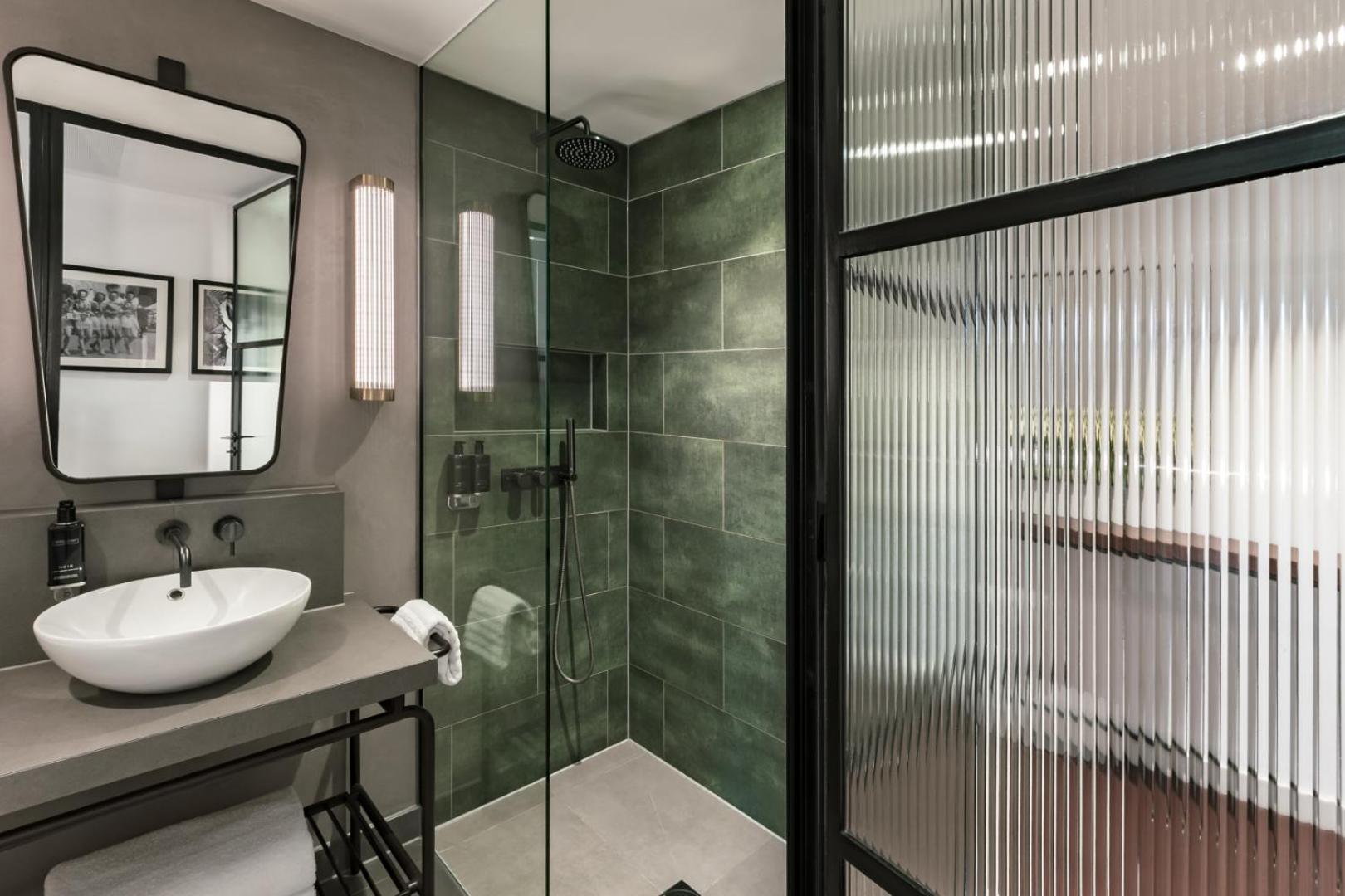 Standard Queen Room - Disability Access