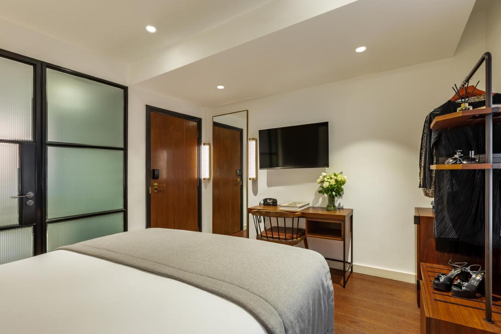 Standard Queen Room