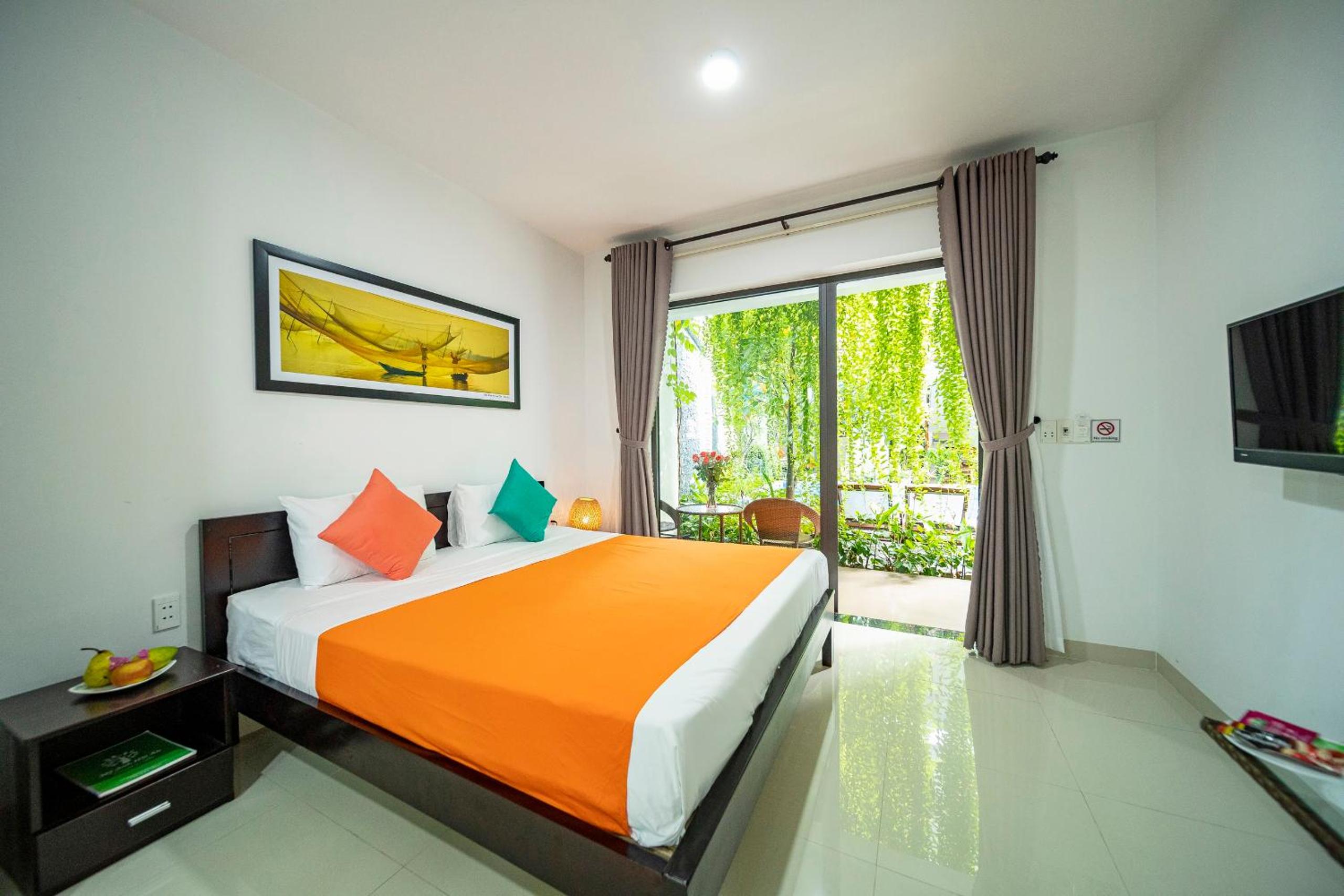 Deluxe Double Room with Pool View