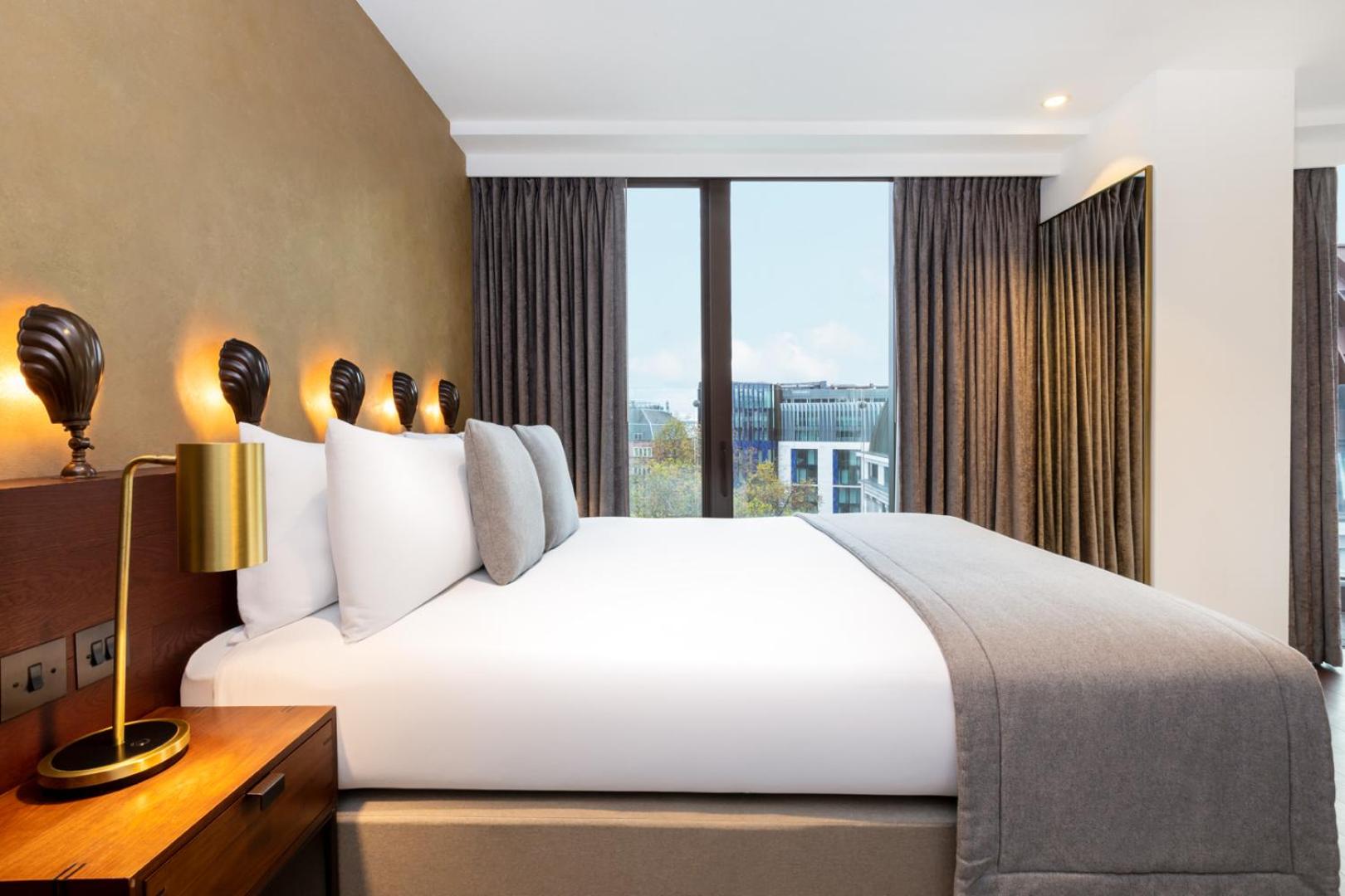 Premium Queen Room with Balcony and City View