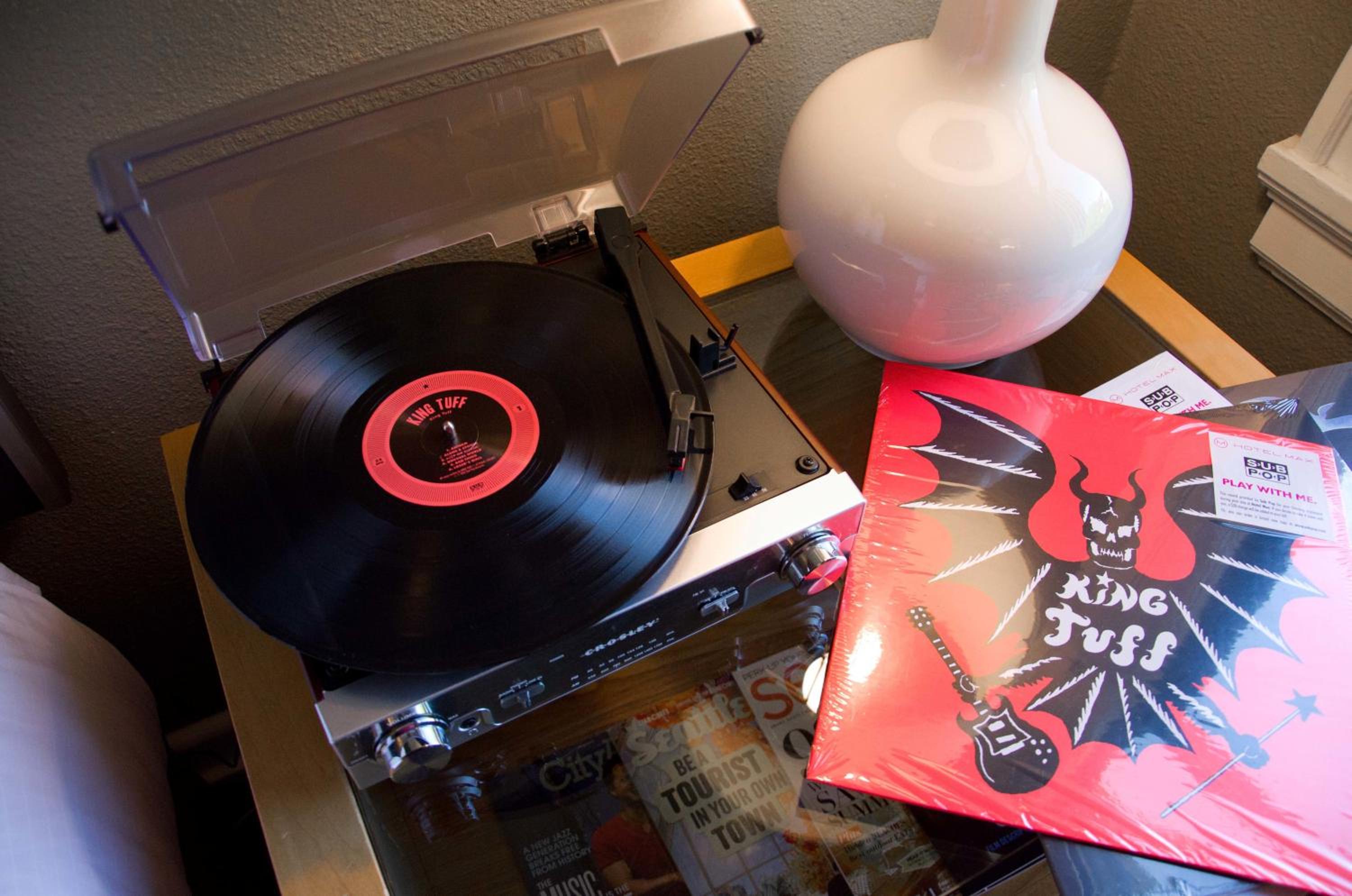 Sub Pop King Room - Photo 2