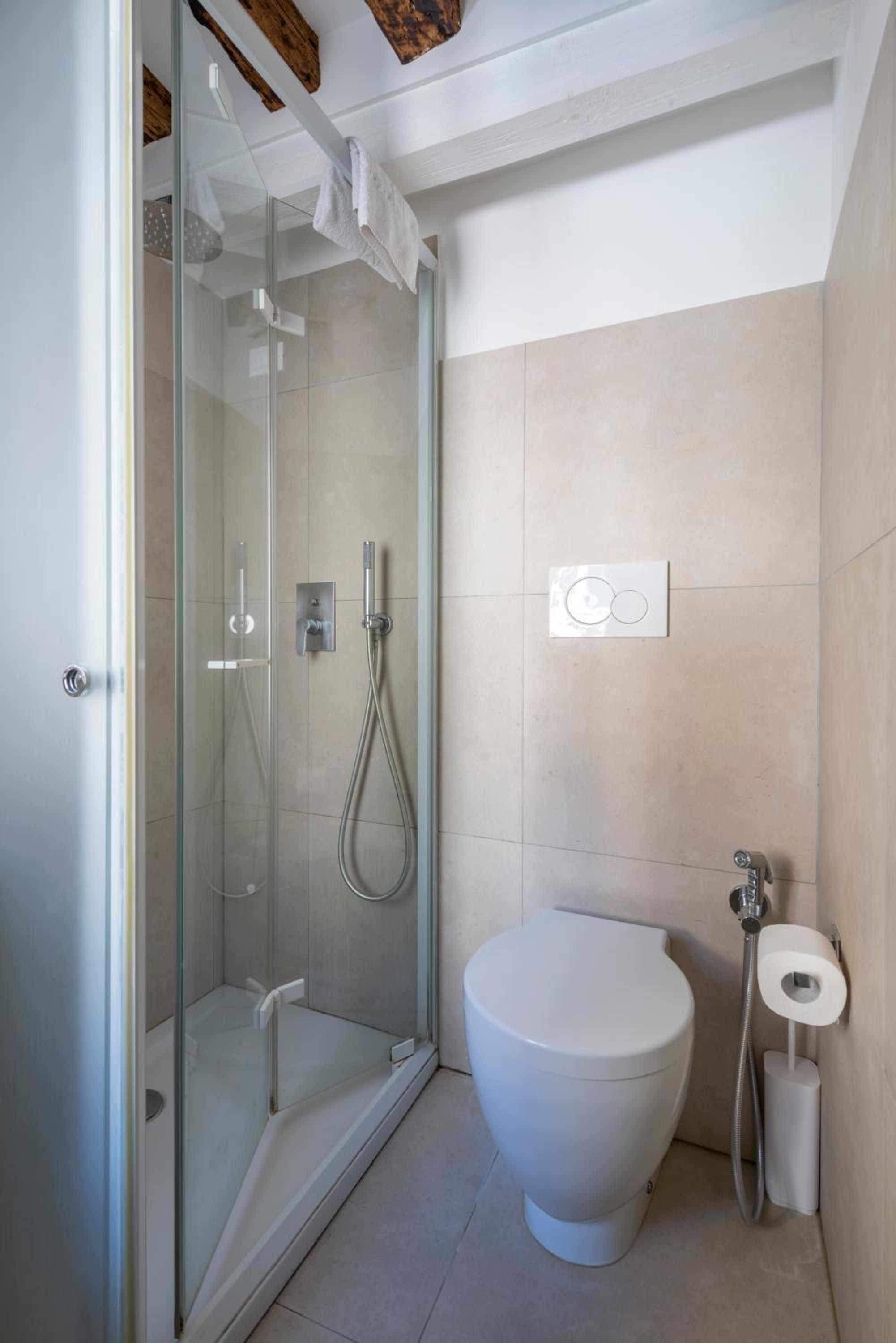 Triple Room with Private Bathroom photo 2