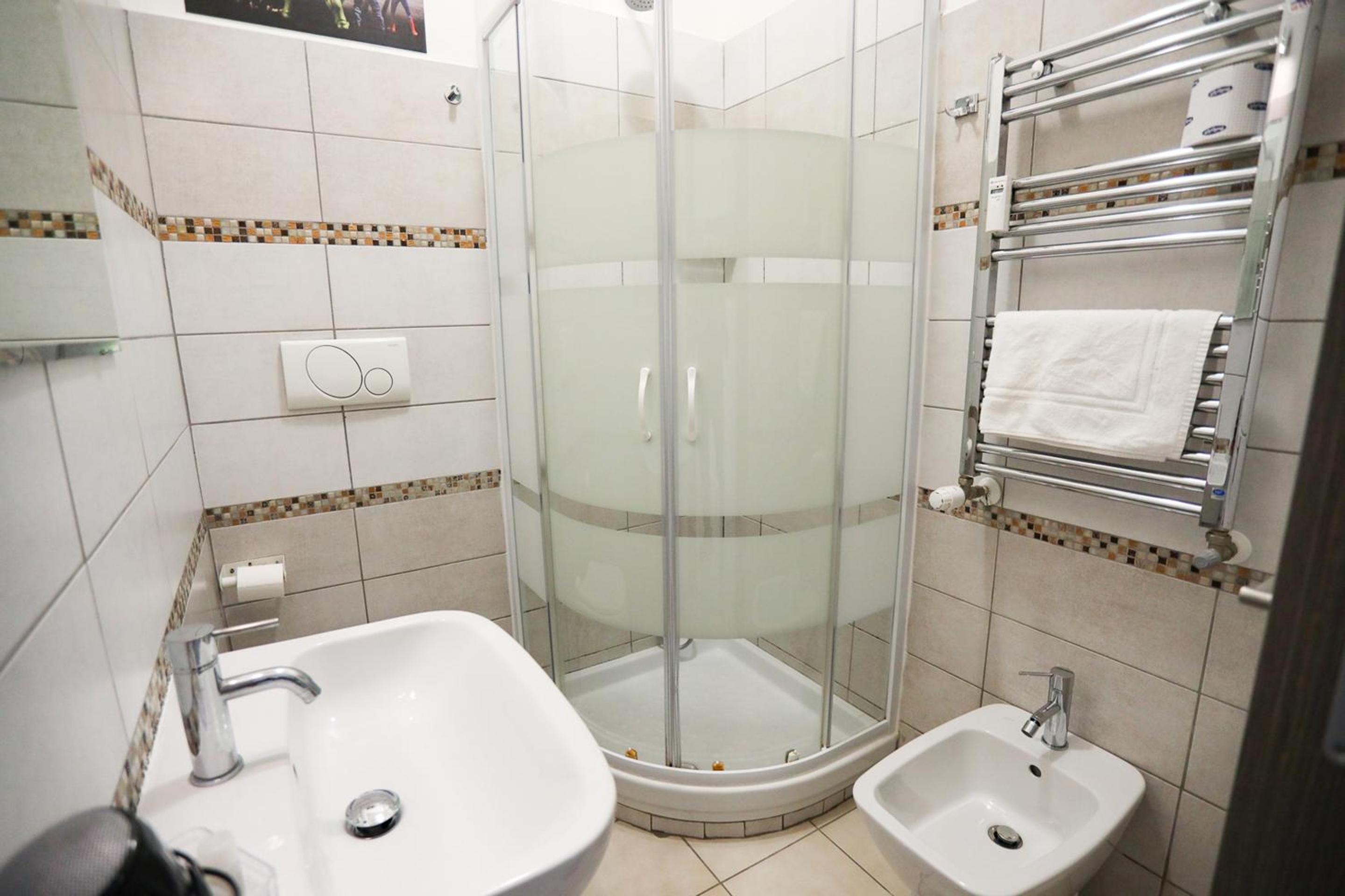 Double Room with Private External Bathroom photo 2