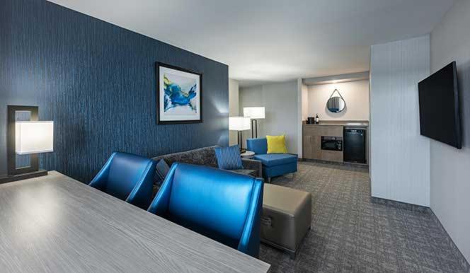 One-Bedroom Suite with Two Double Beds - Photo 1
