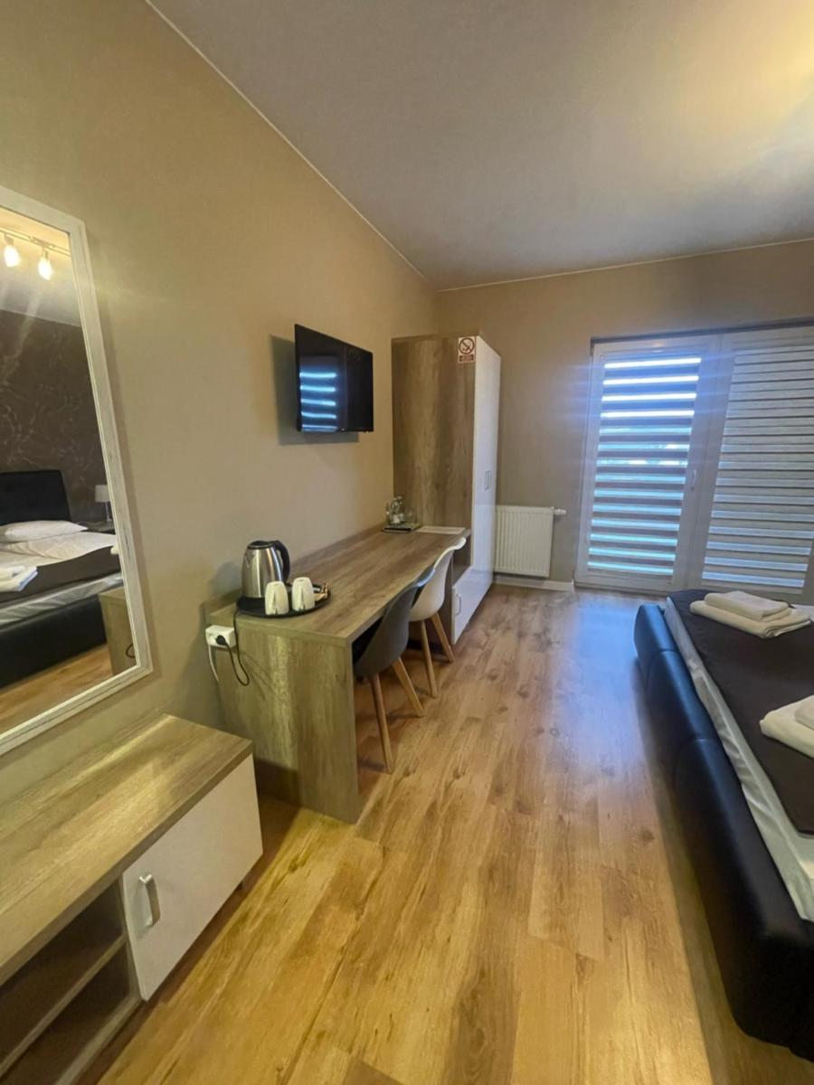 Standard King Room photo 1