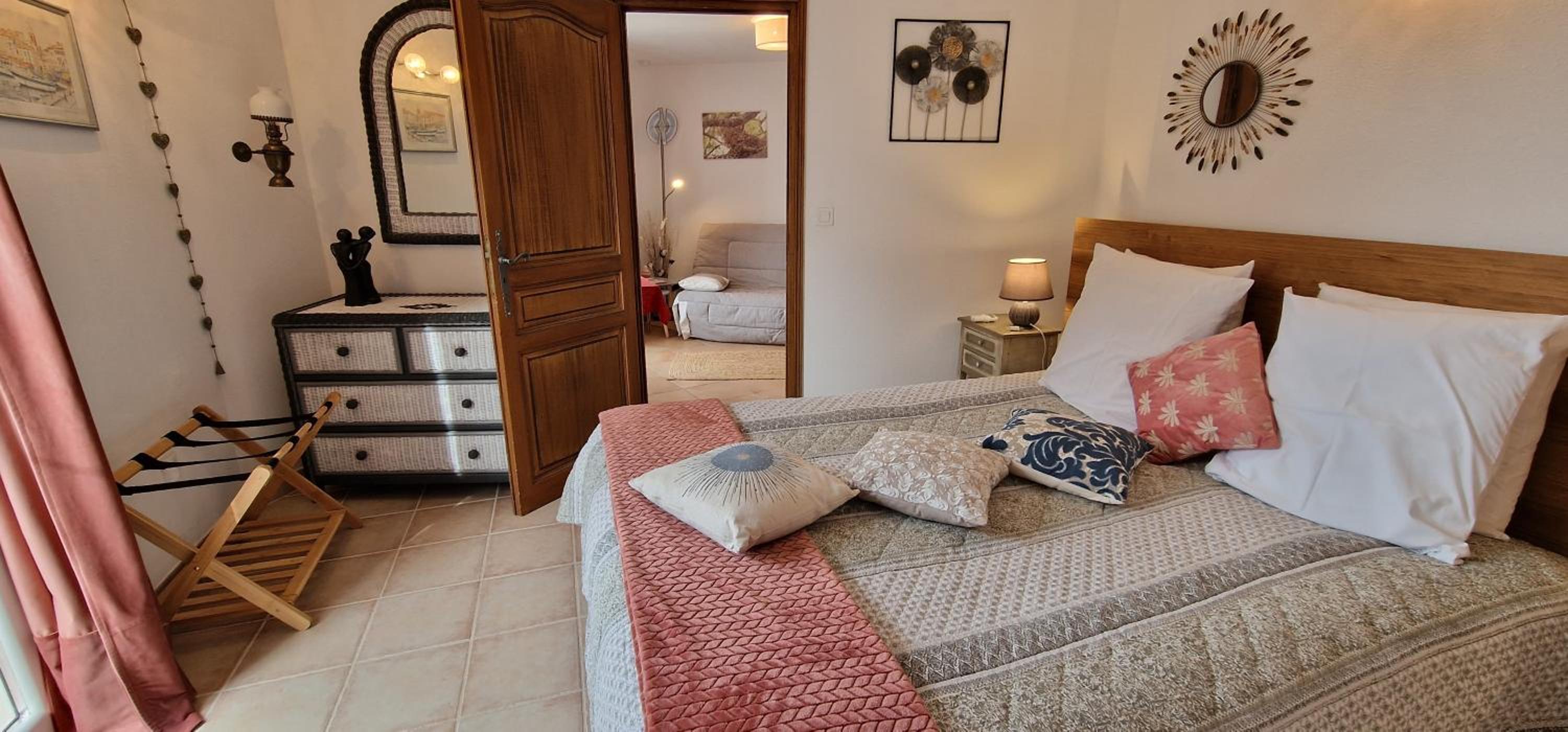 Queen Suite - Photo 3
