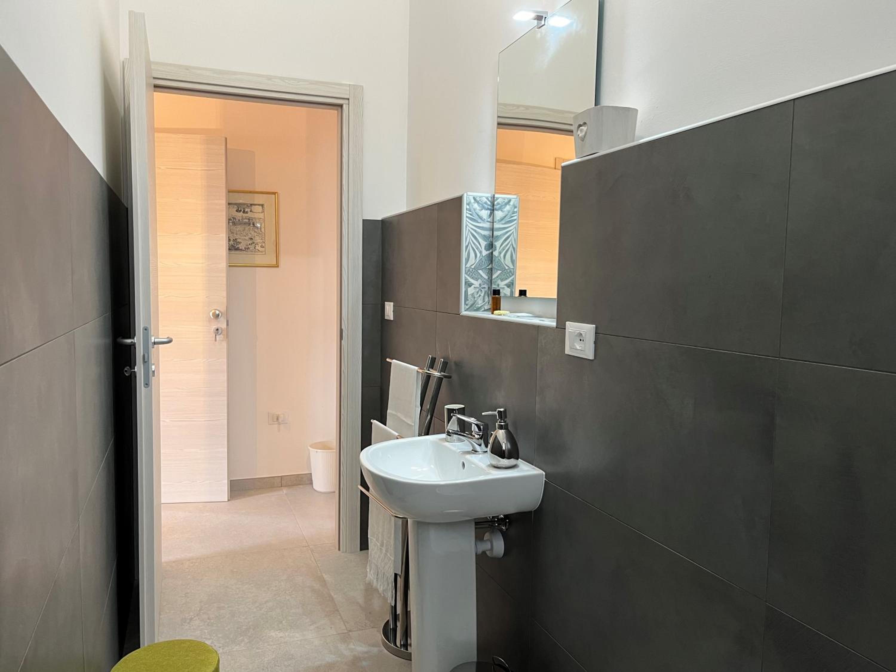 Double Room with Private Bathroom photo 2