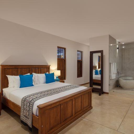 Junior Suite with Balcony photo 2