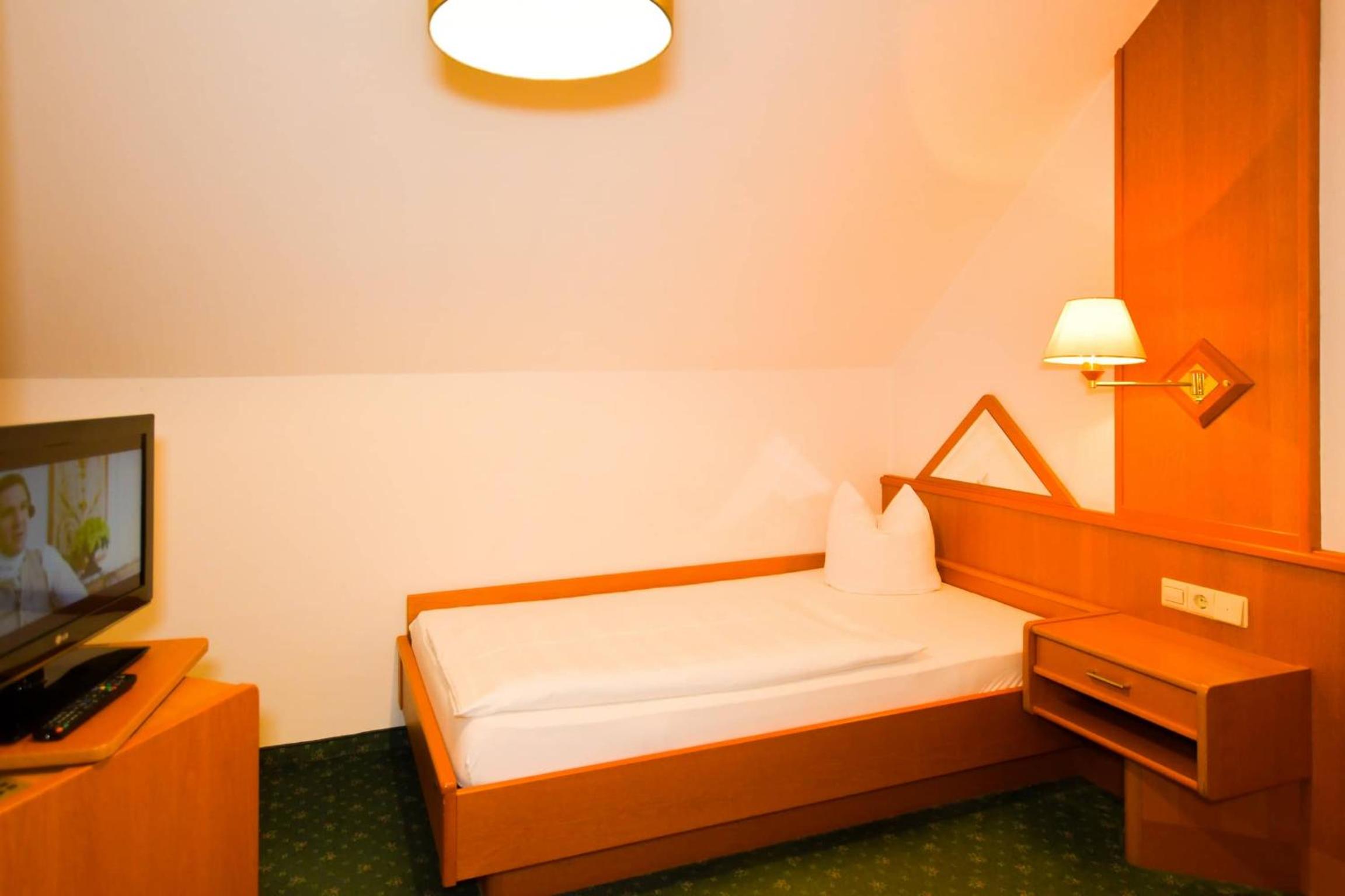 Single Room photo 3