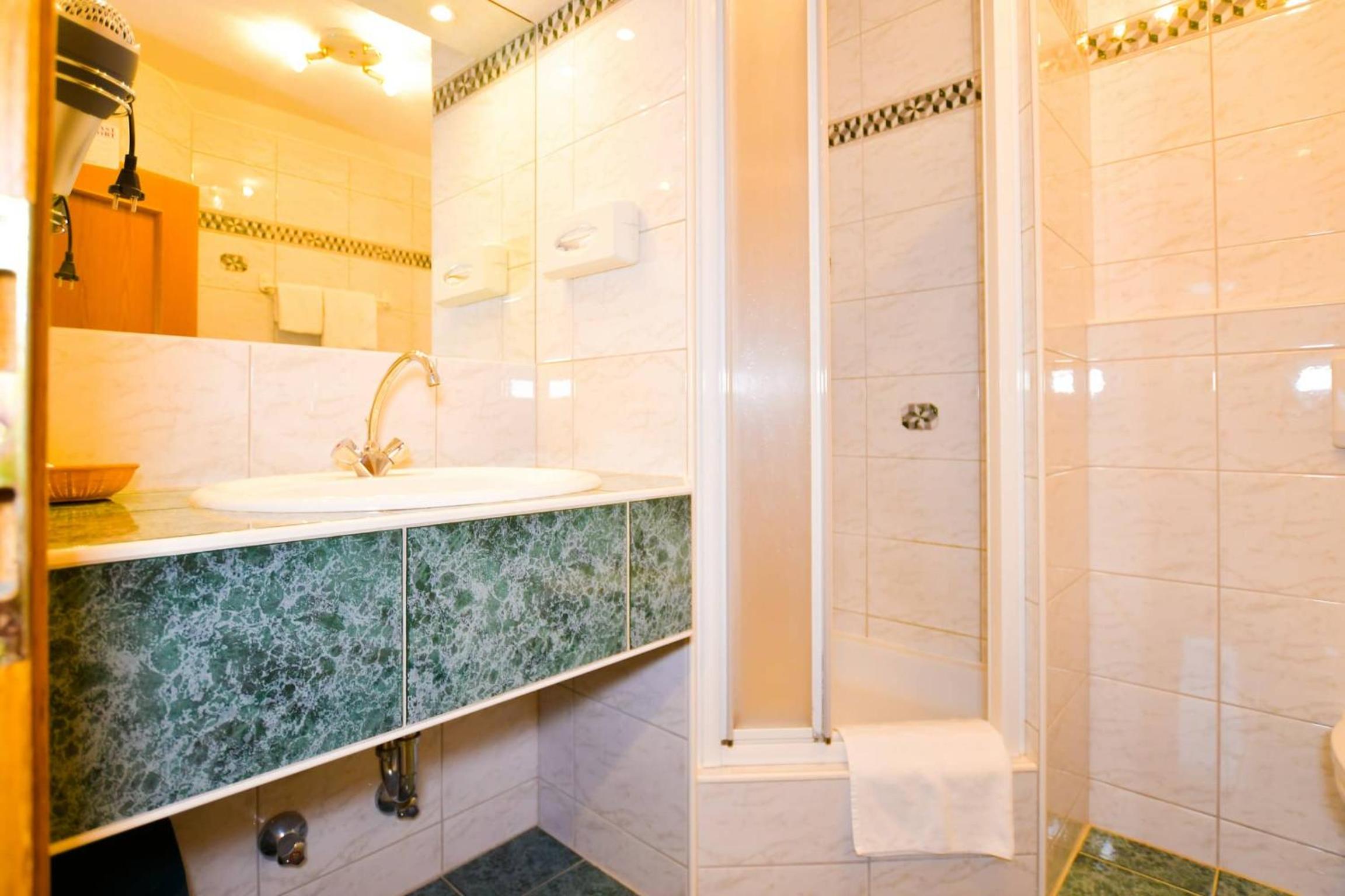 Single Room photo 2