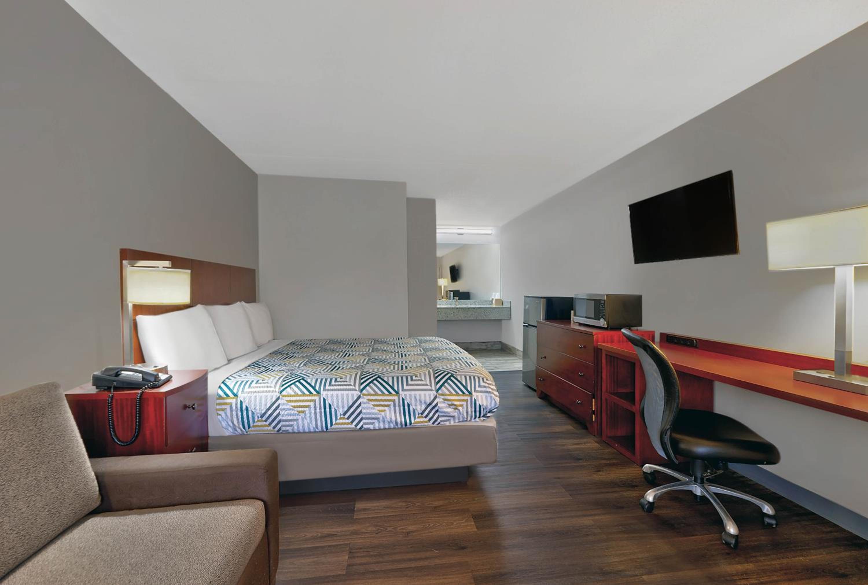 King Room - Disability Access - Non-Smoking - Photo 1