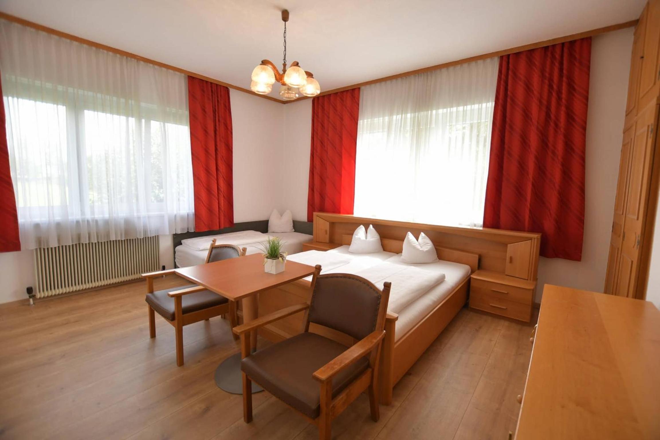 Triple Room photo 2