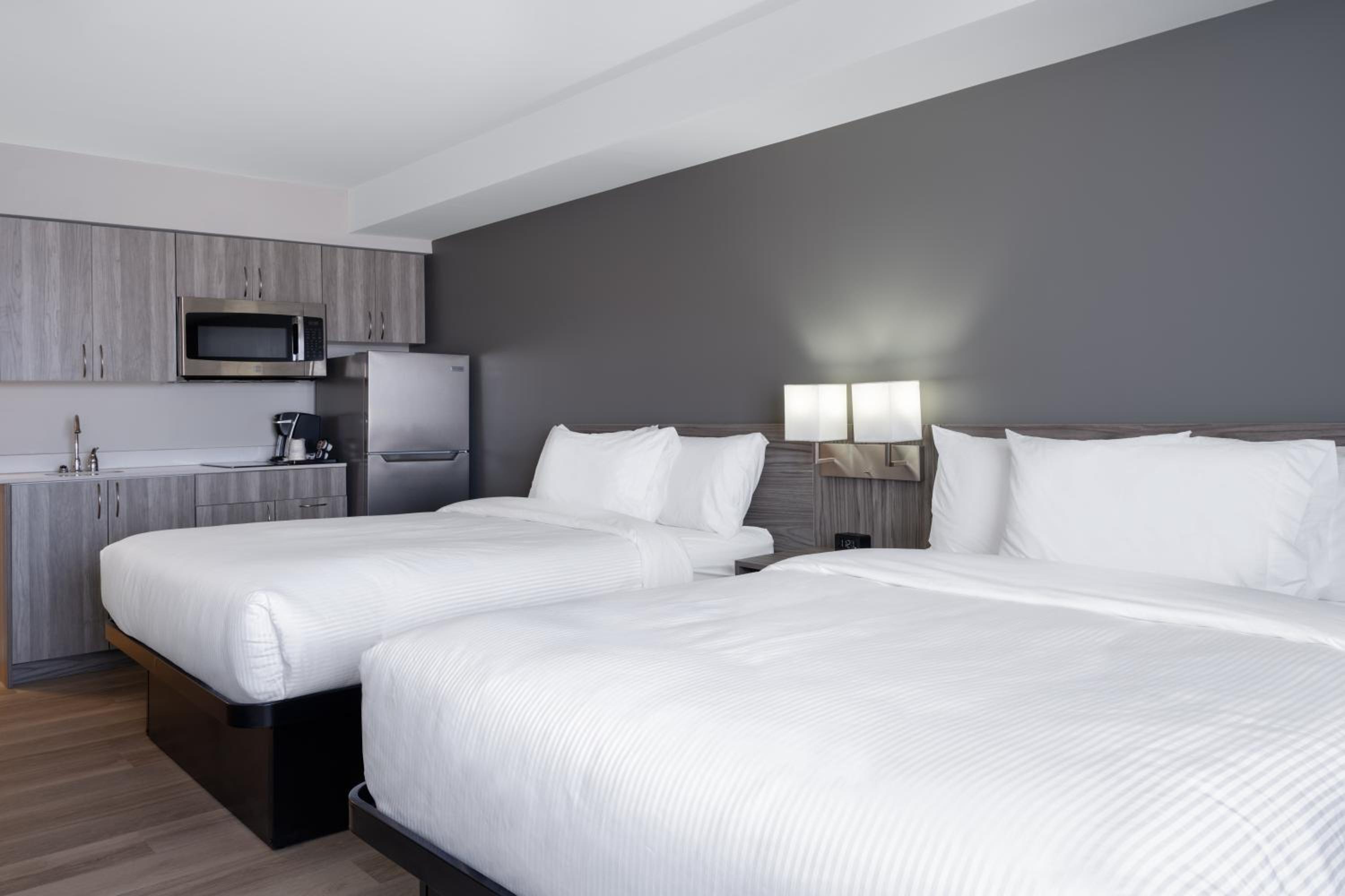Studio Suite with Two Queen Beds - Non-Smoking - Photo 3