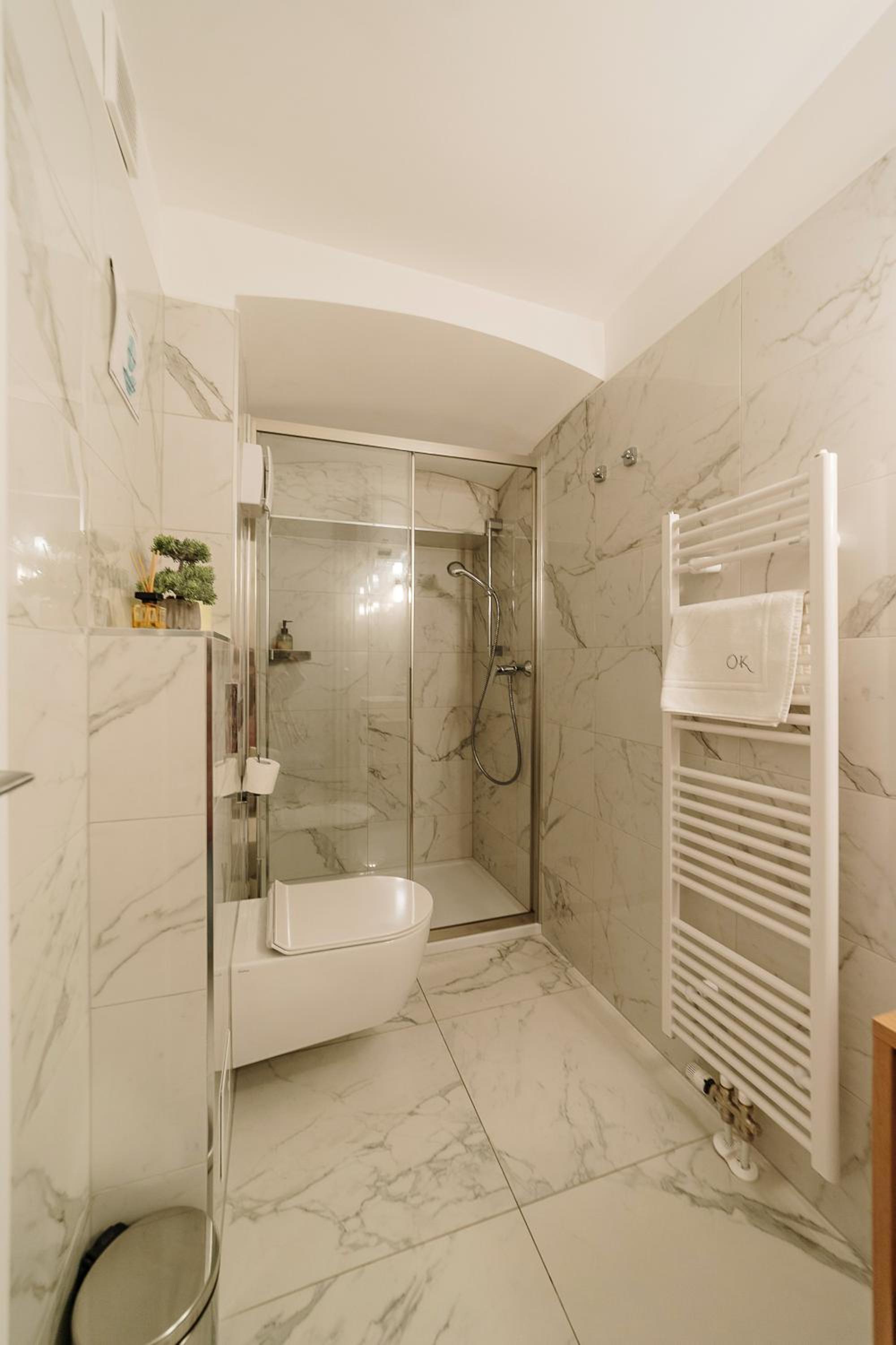 Queen Room - Basement - Photo 23