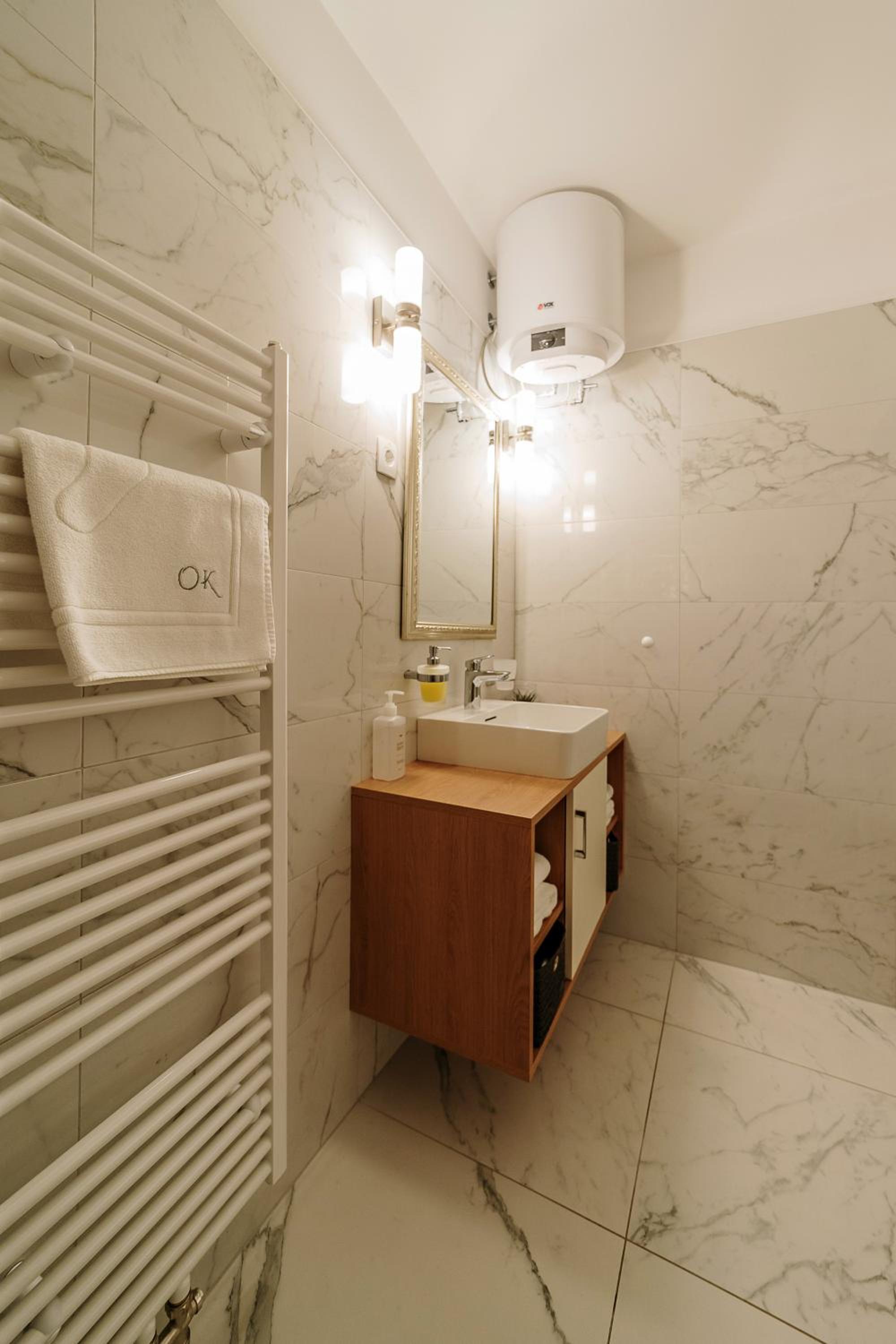 Queen Room - Basement - Photo 22