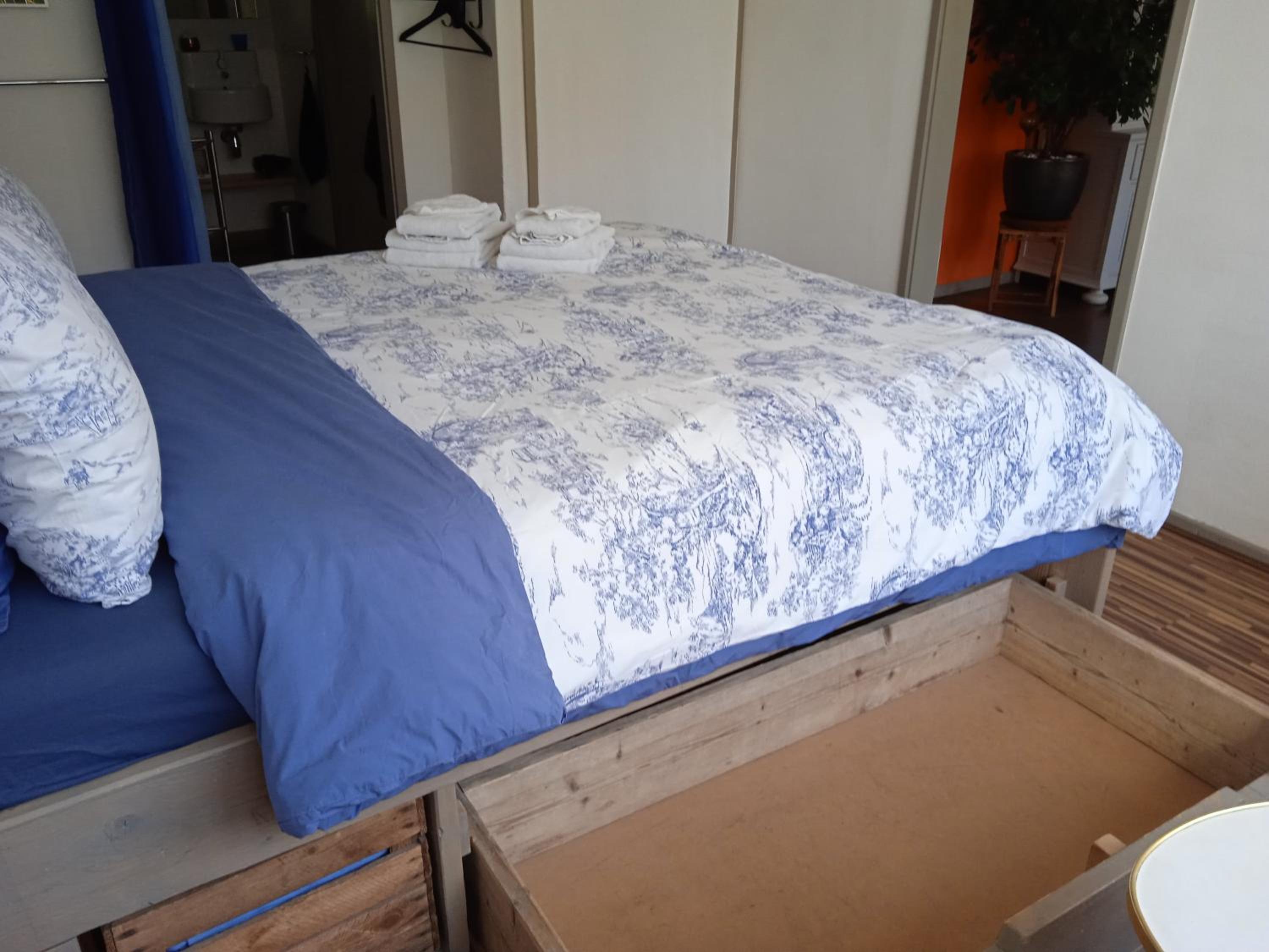 Triple Room with Private Bathroom photo 2