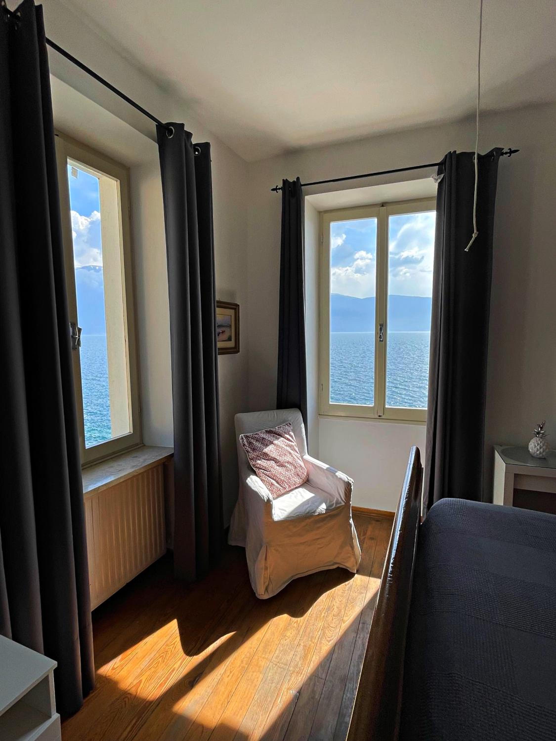 Double Room with Lake View photo 2