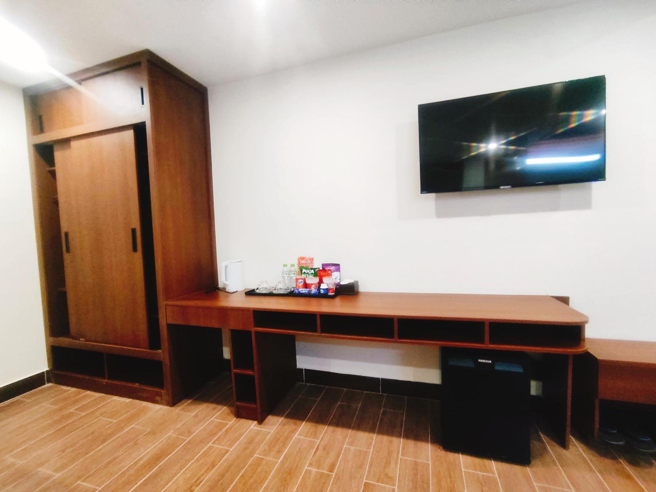 Standard Family Room - Photo 4