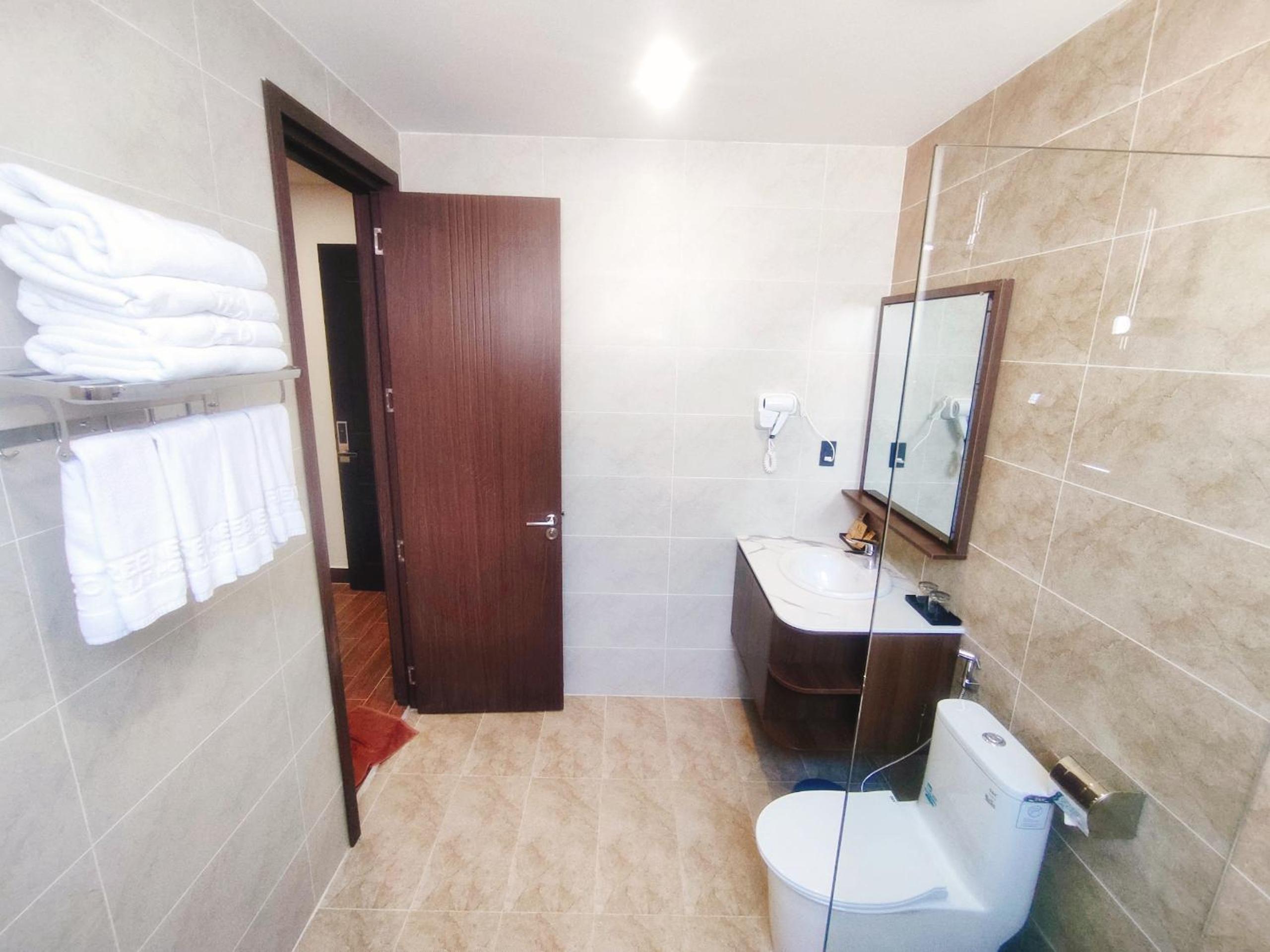 Standard Family Room - Photo 9