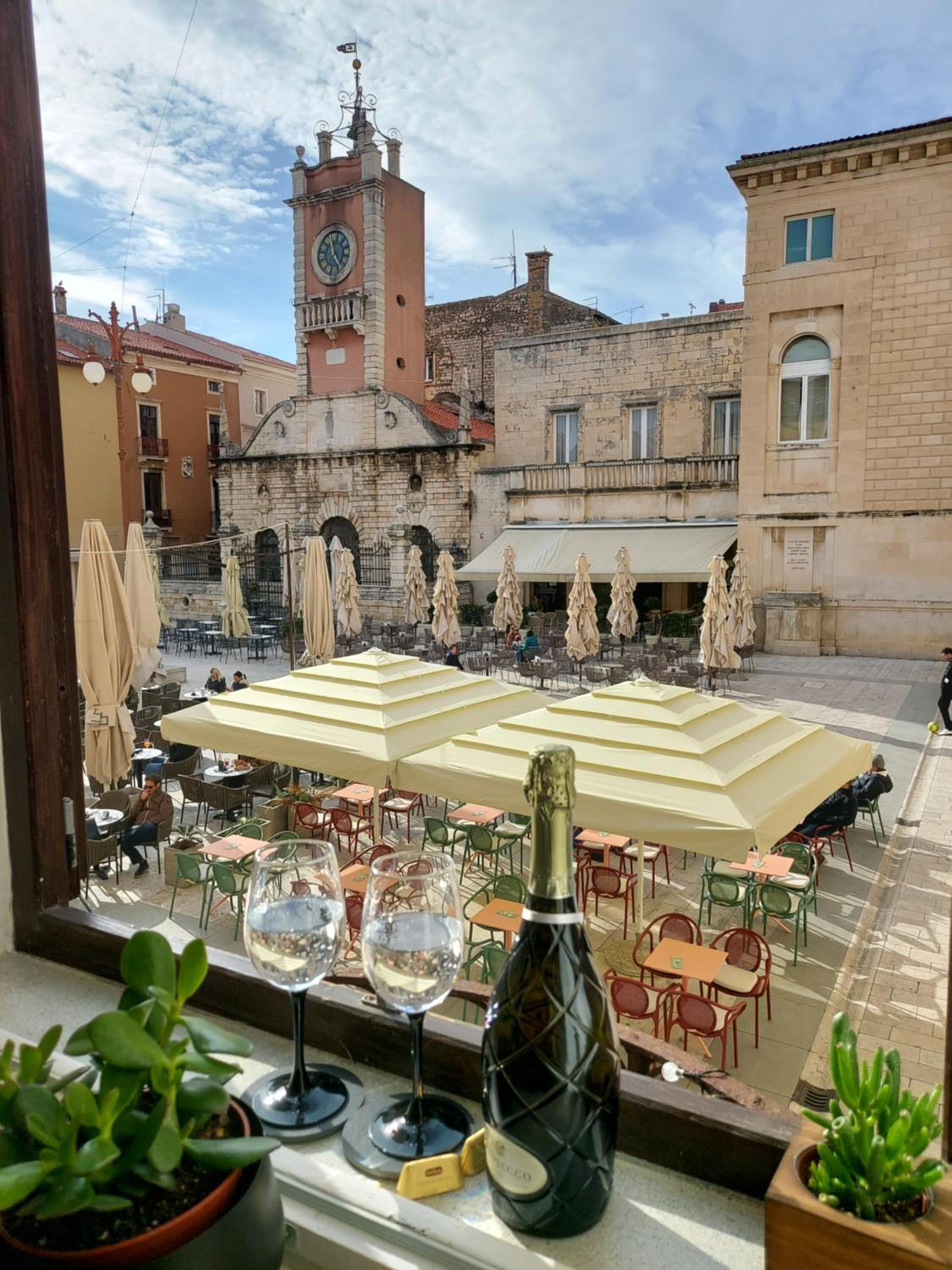 Studio with City View - Photo 33