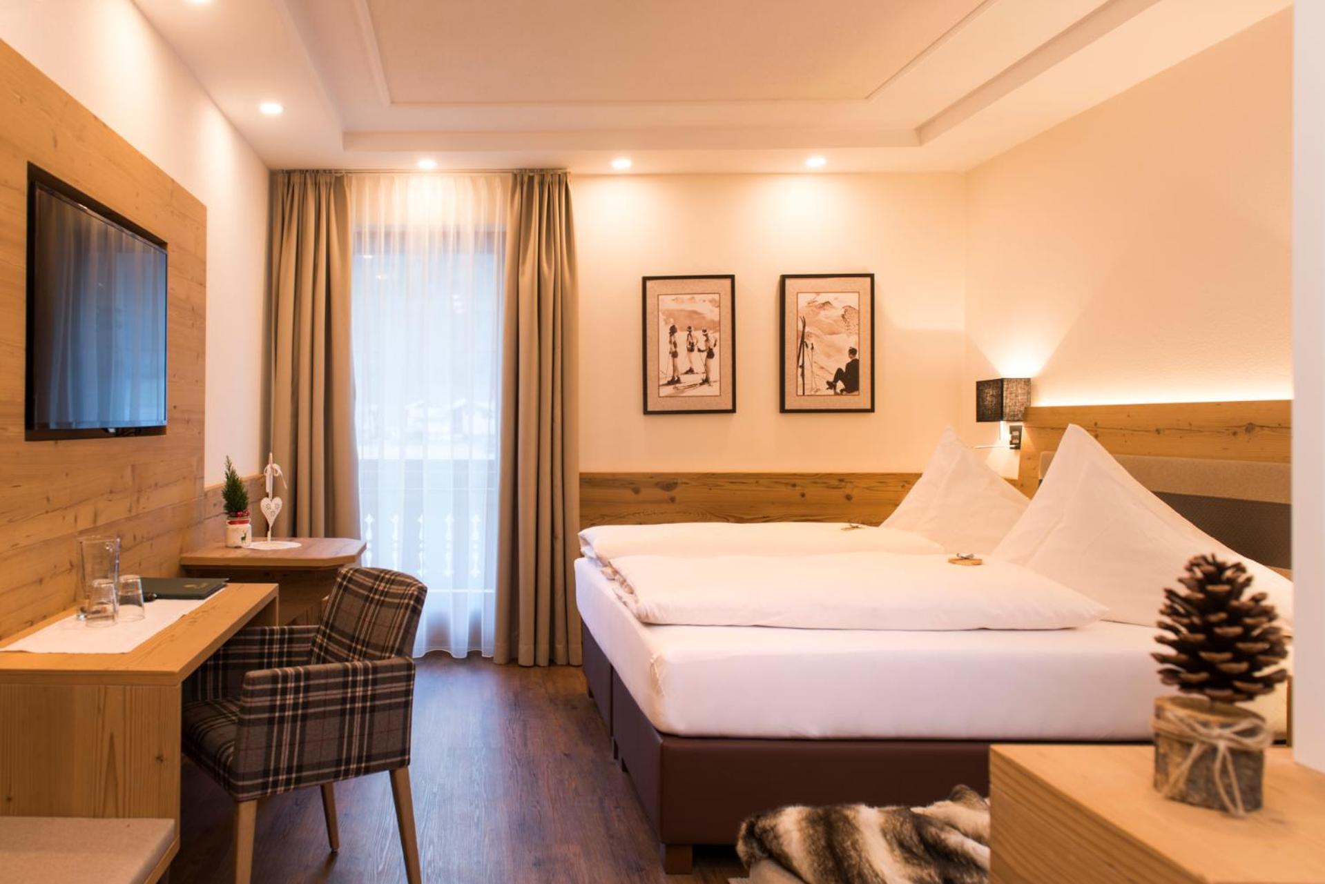 Double Room with Balcony (3 Adults) - Photo 1