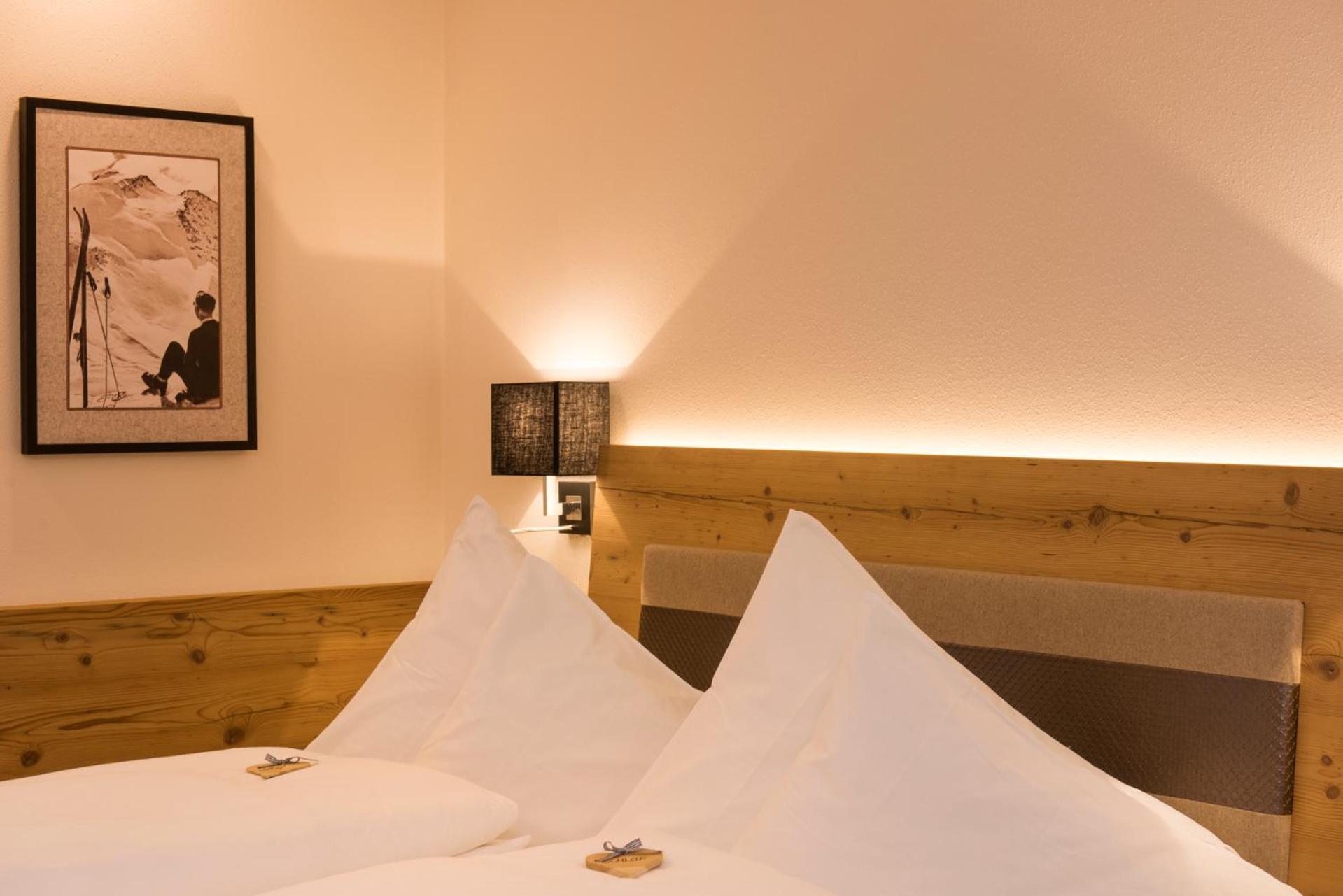 Double Room with Balcony (3 Adults) - Photo 9