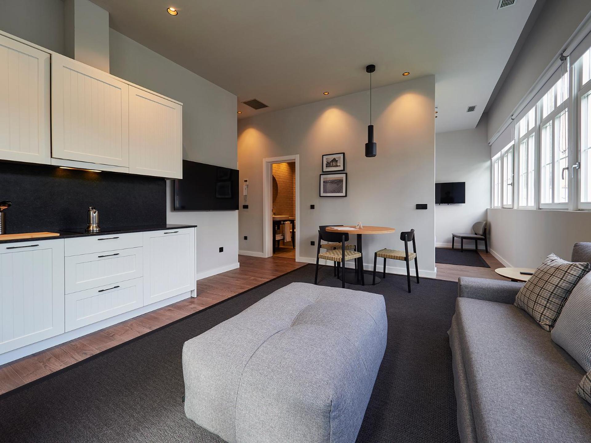 One-Bedroom Apartment photo 2