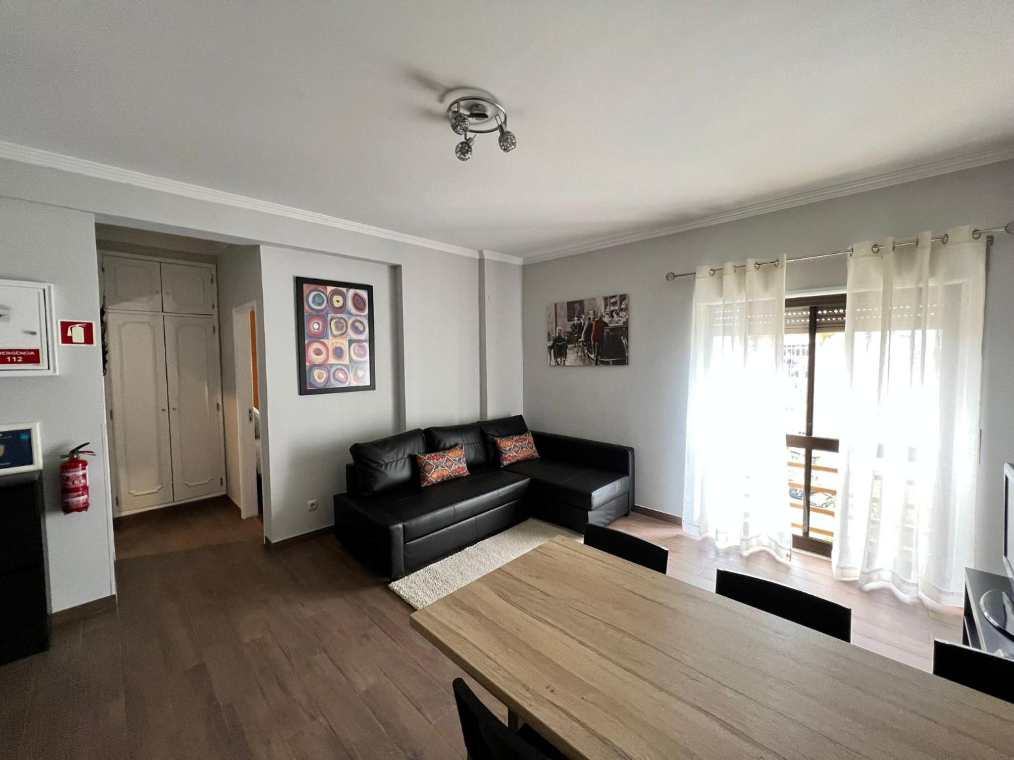 One-Bedroom Apartment photo 1