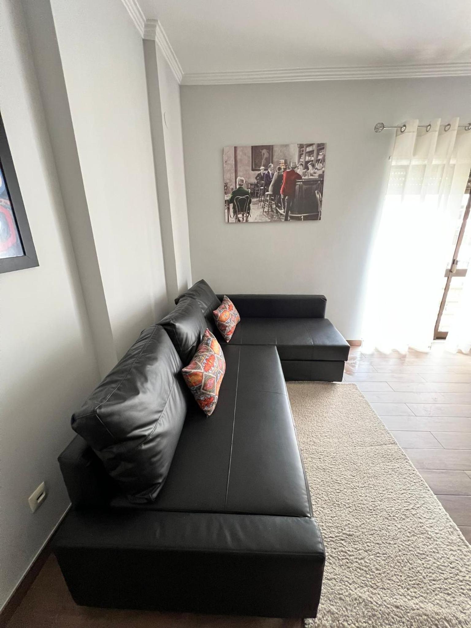 One-Bedroom Apartment photo 2
