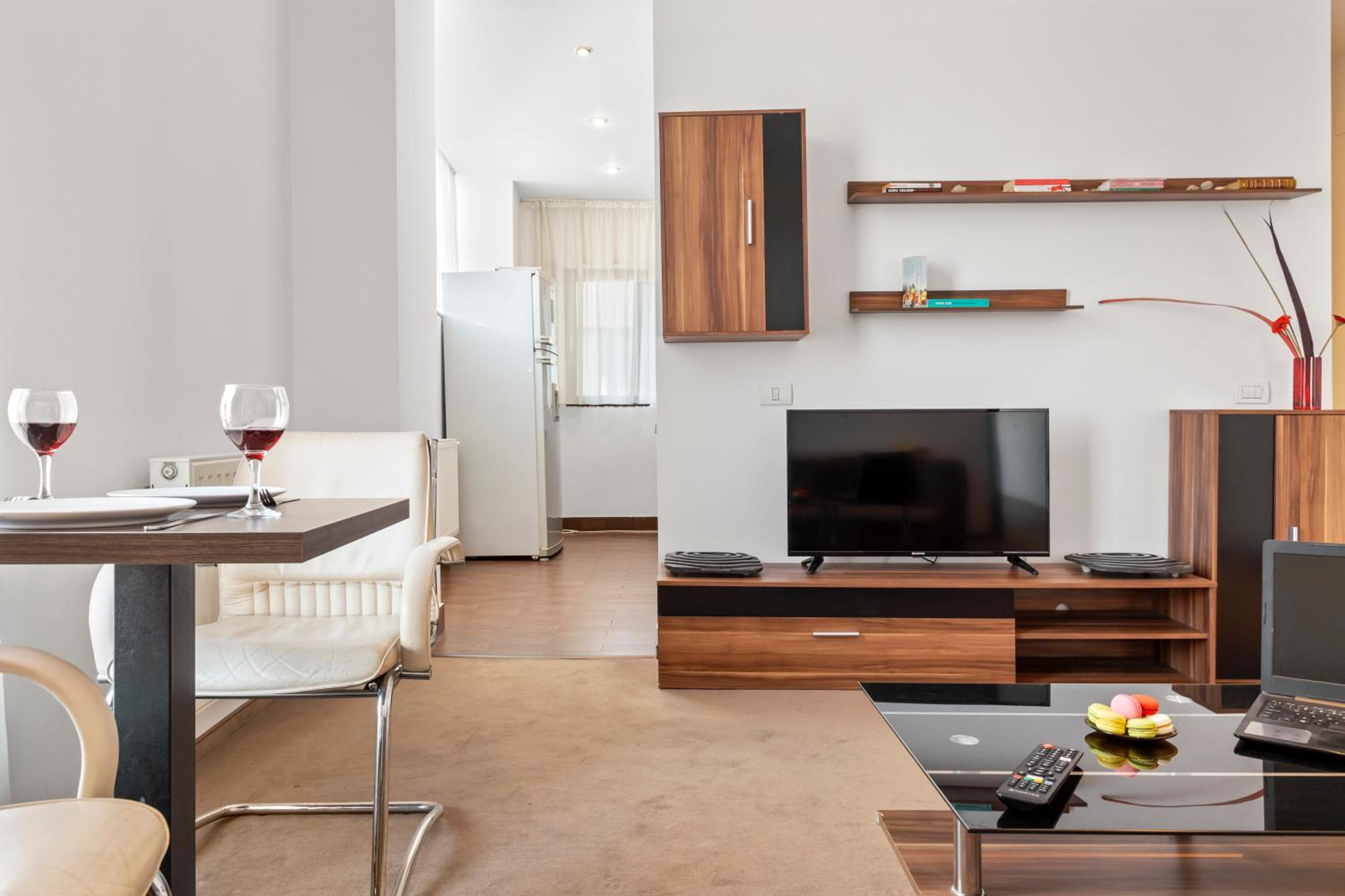 One-Bedroom Apartment with Balcony - Photo 7