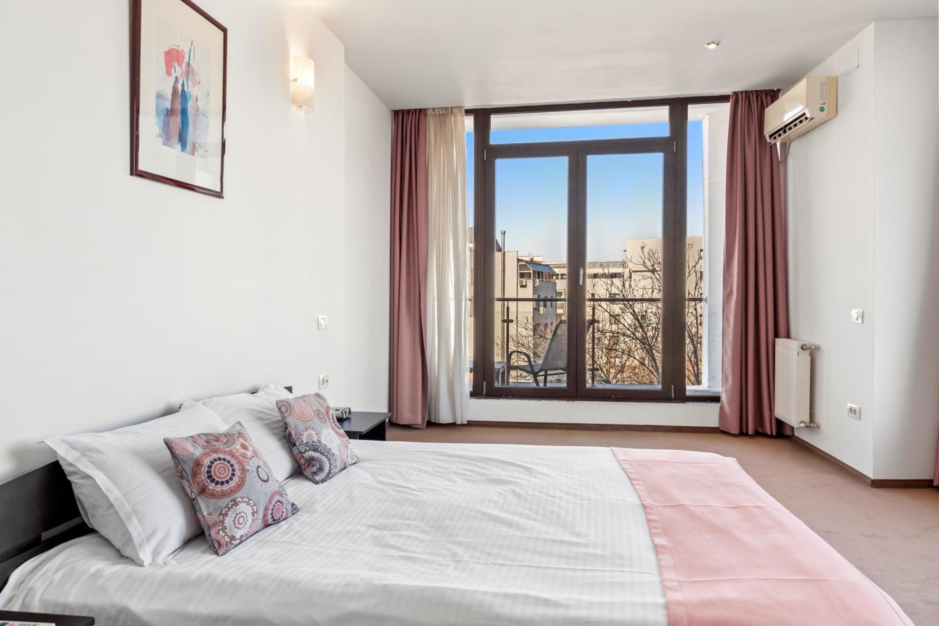 One-Bedroom Apartment with Balcony - Photo 8