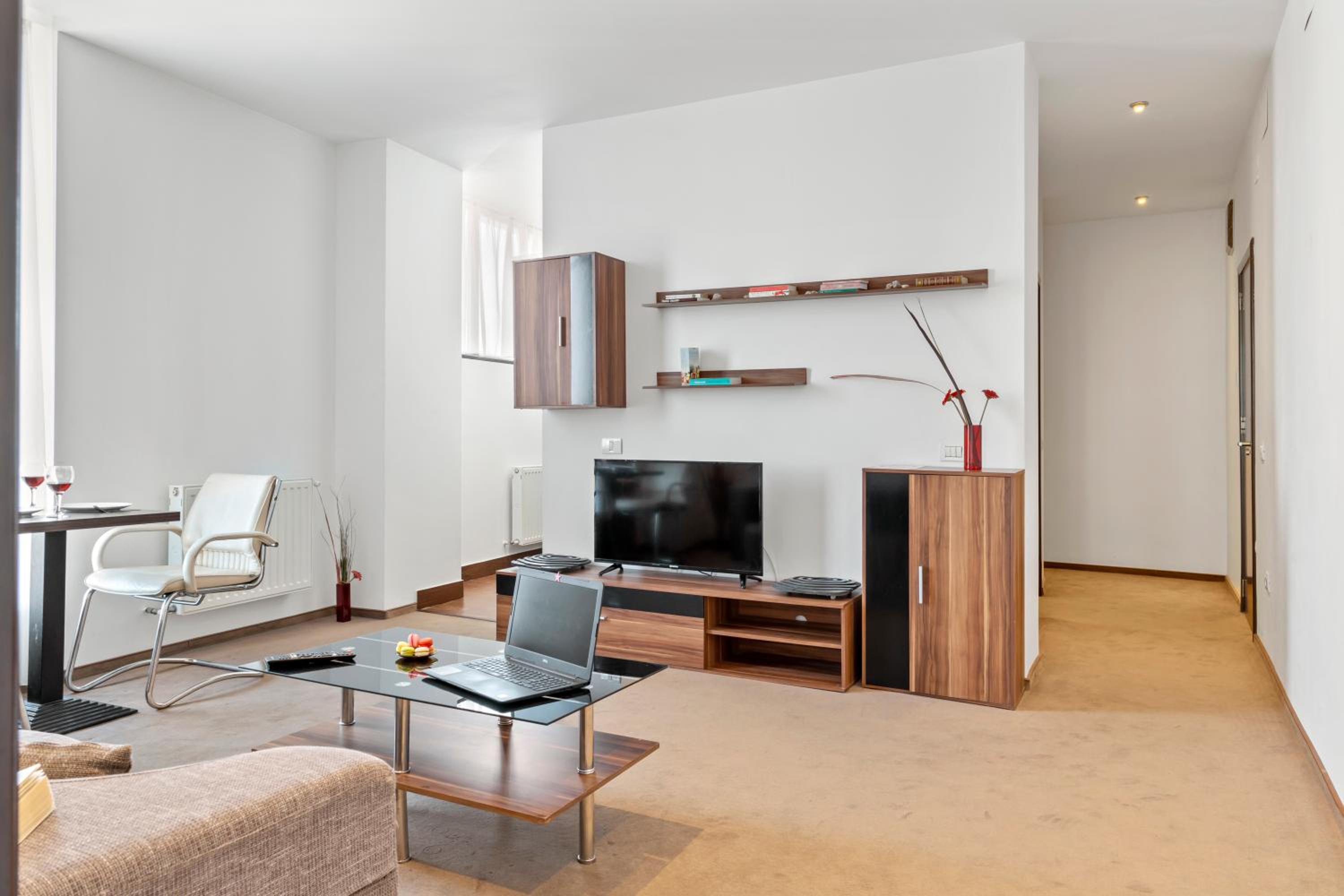 One-Bedroom Apartment with Balcony - Photo 15