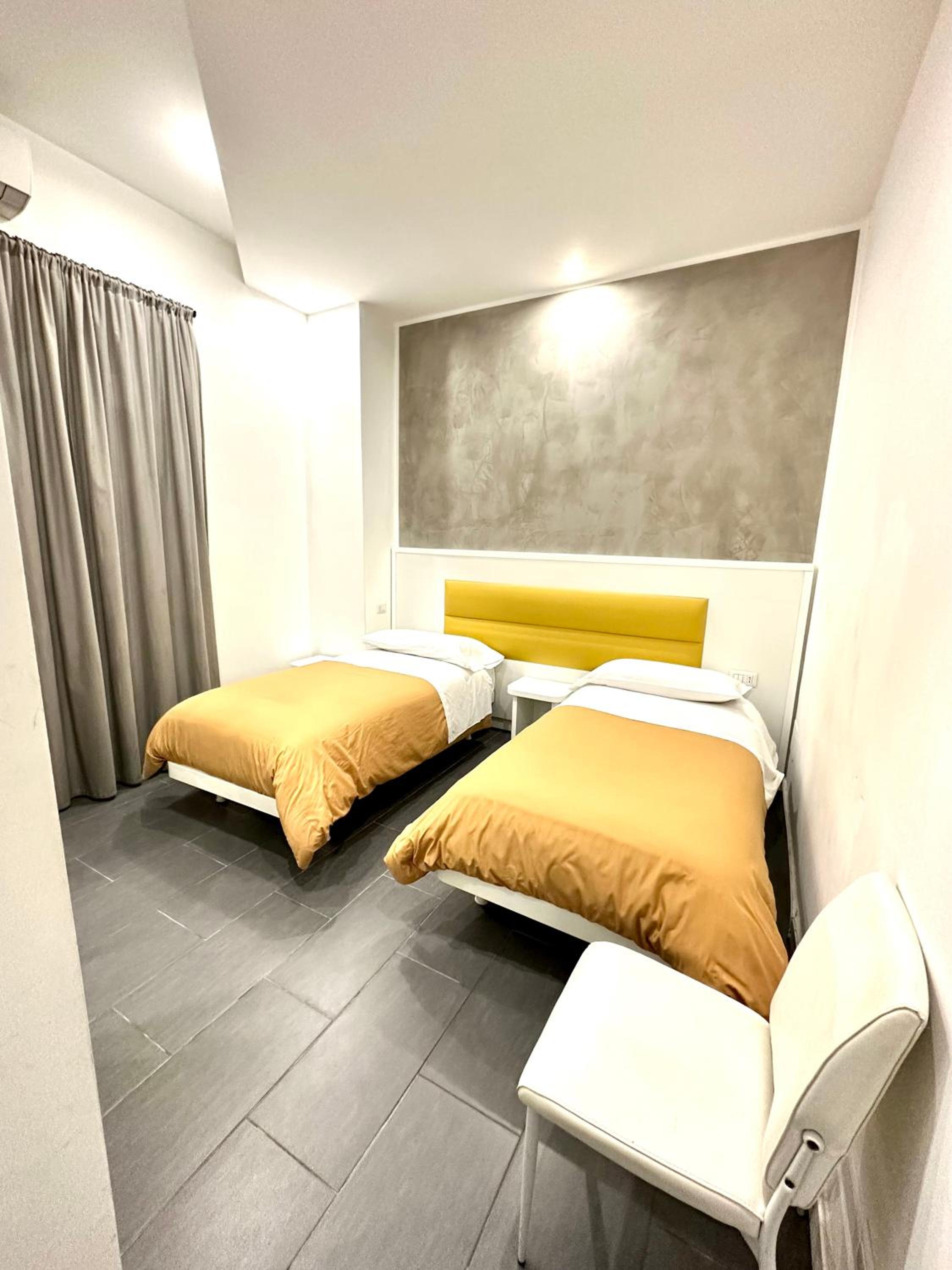 Standard Twin Room photo 2