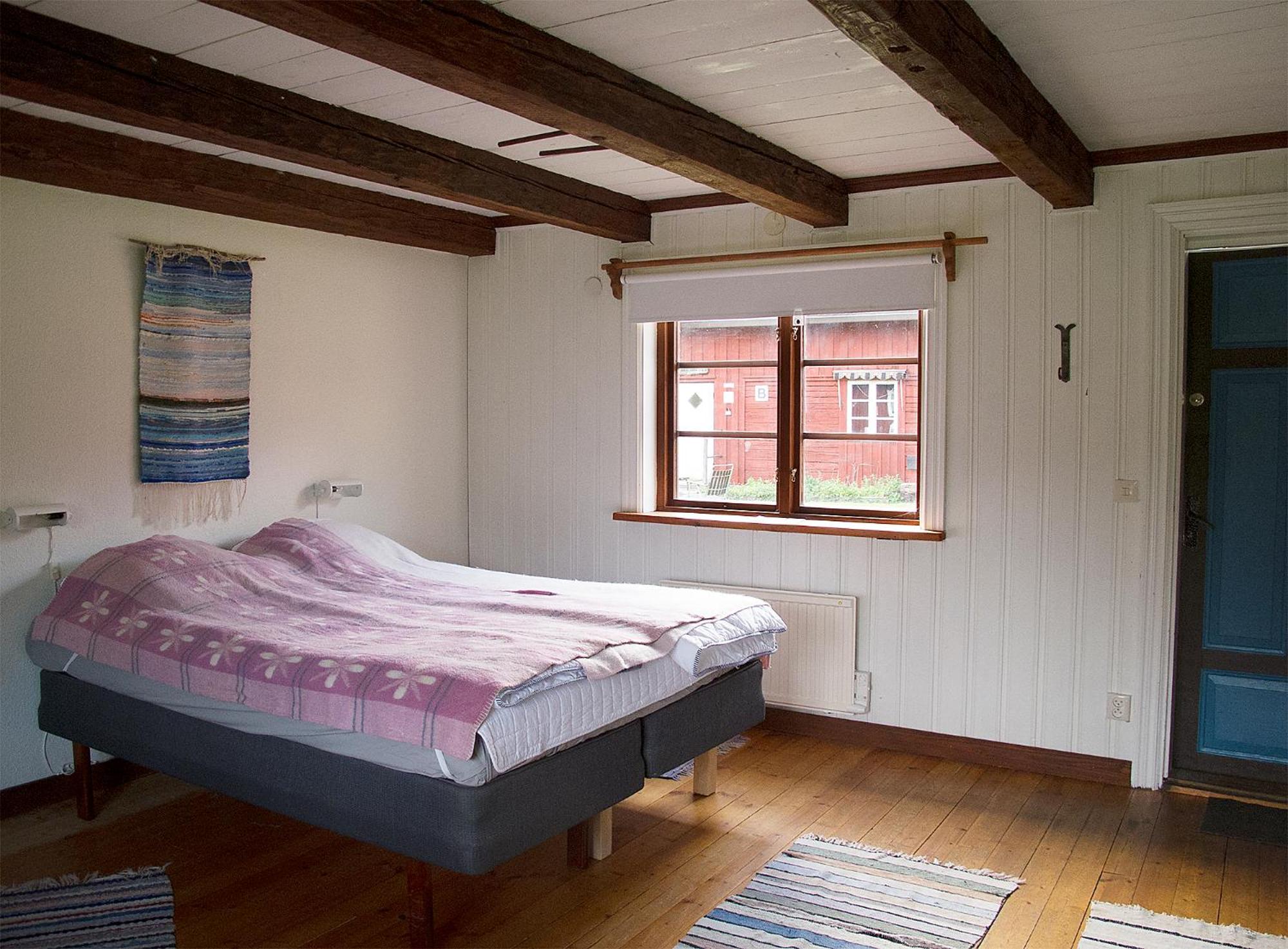 Quadruple Room with Shared Bathroom photo 3