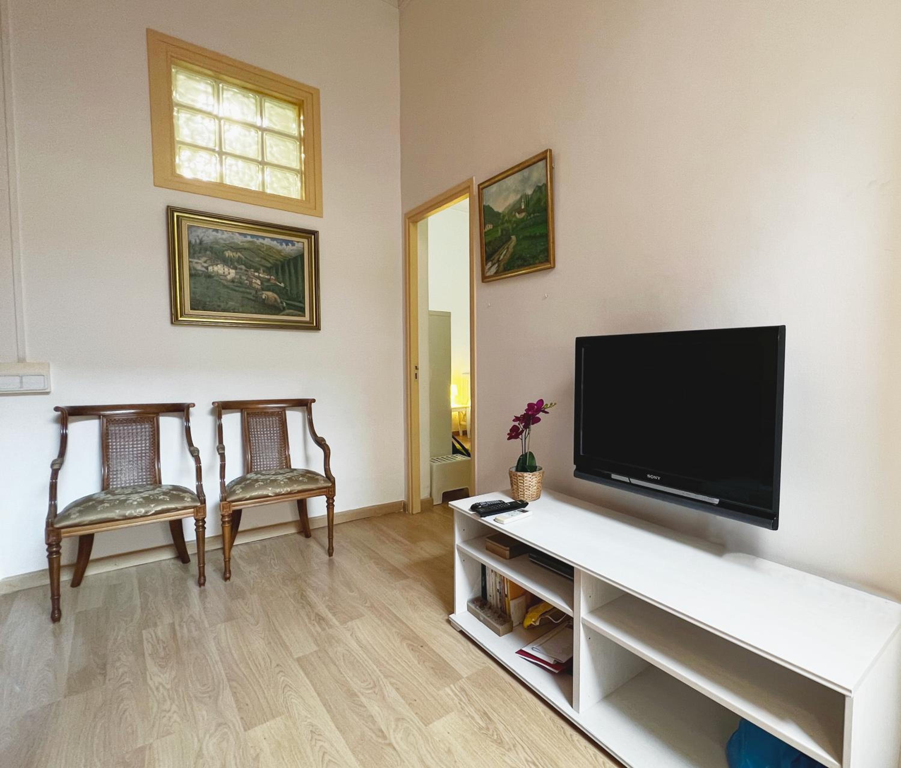 Three-Bedroom Apartment photo 2