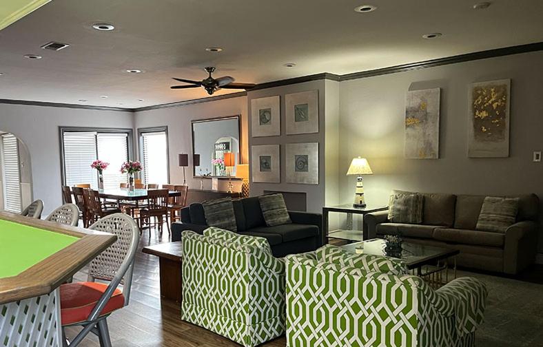 One-Bedroom Apartment with Ocean View - Upstairs