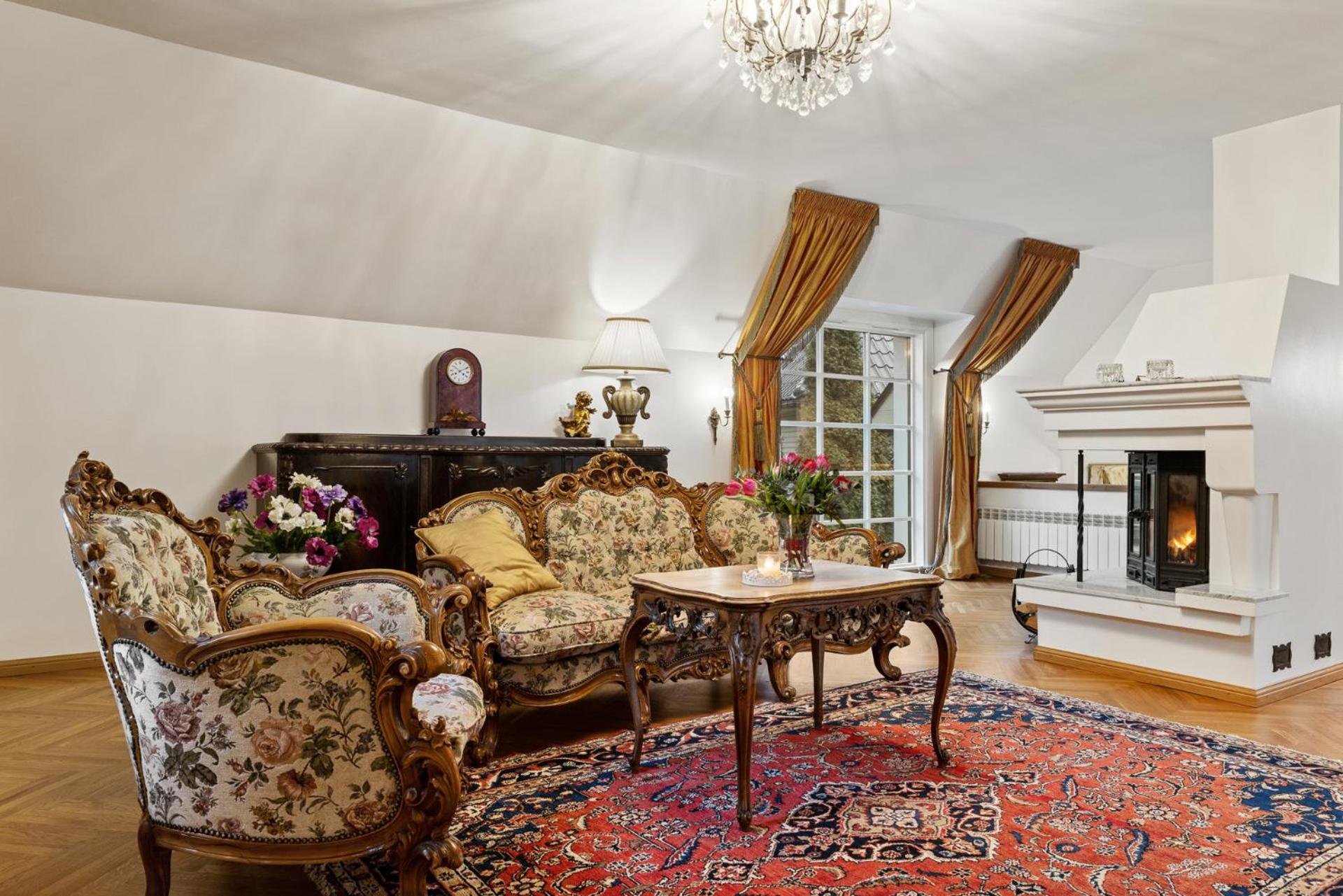 Villa photo 1