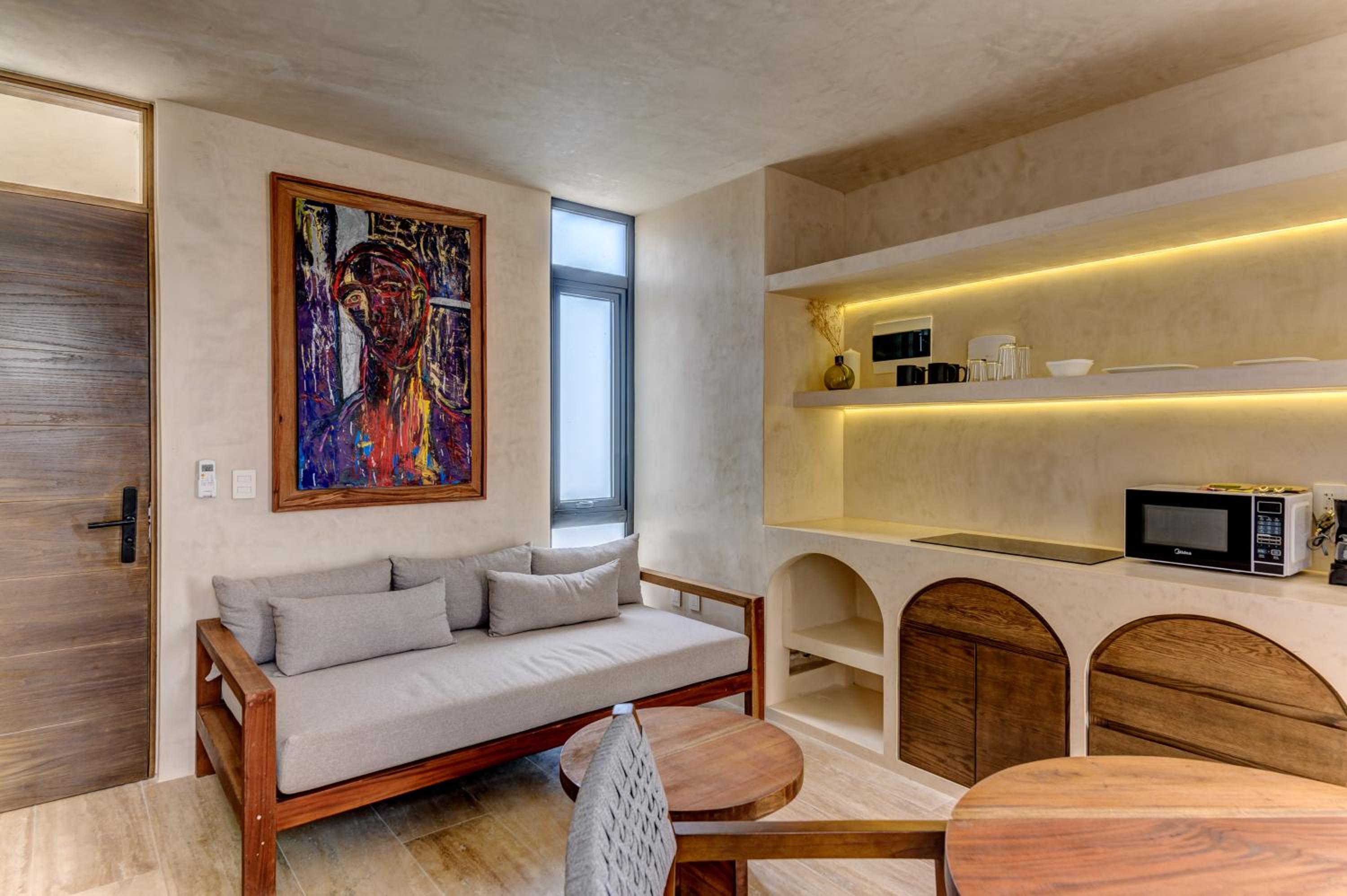 Suite with Private Pool - Photo 16
