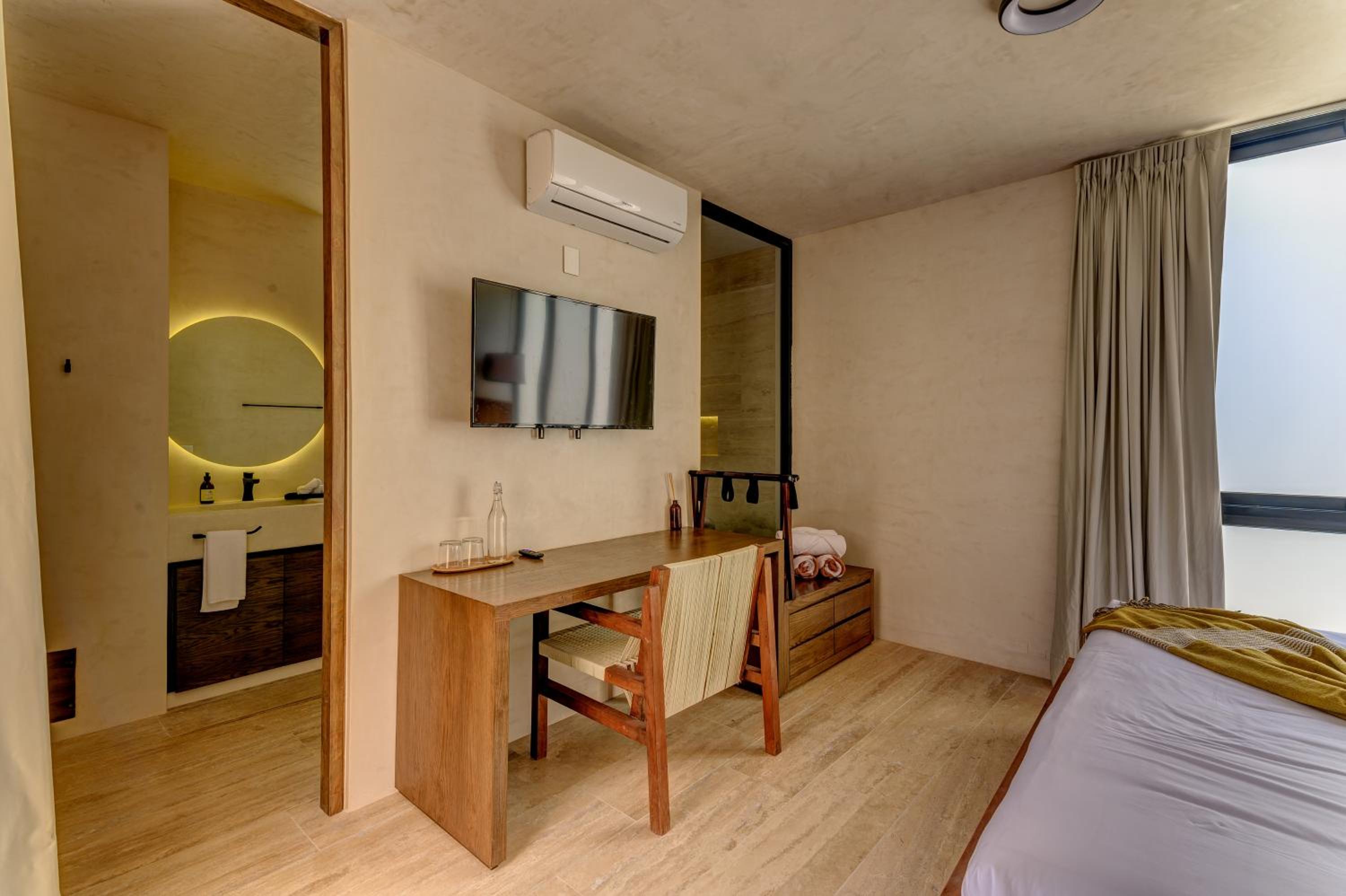 Suite with Private Pool - Photo 1