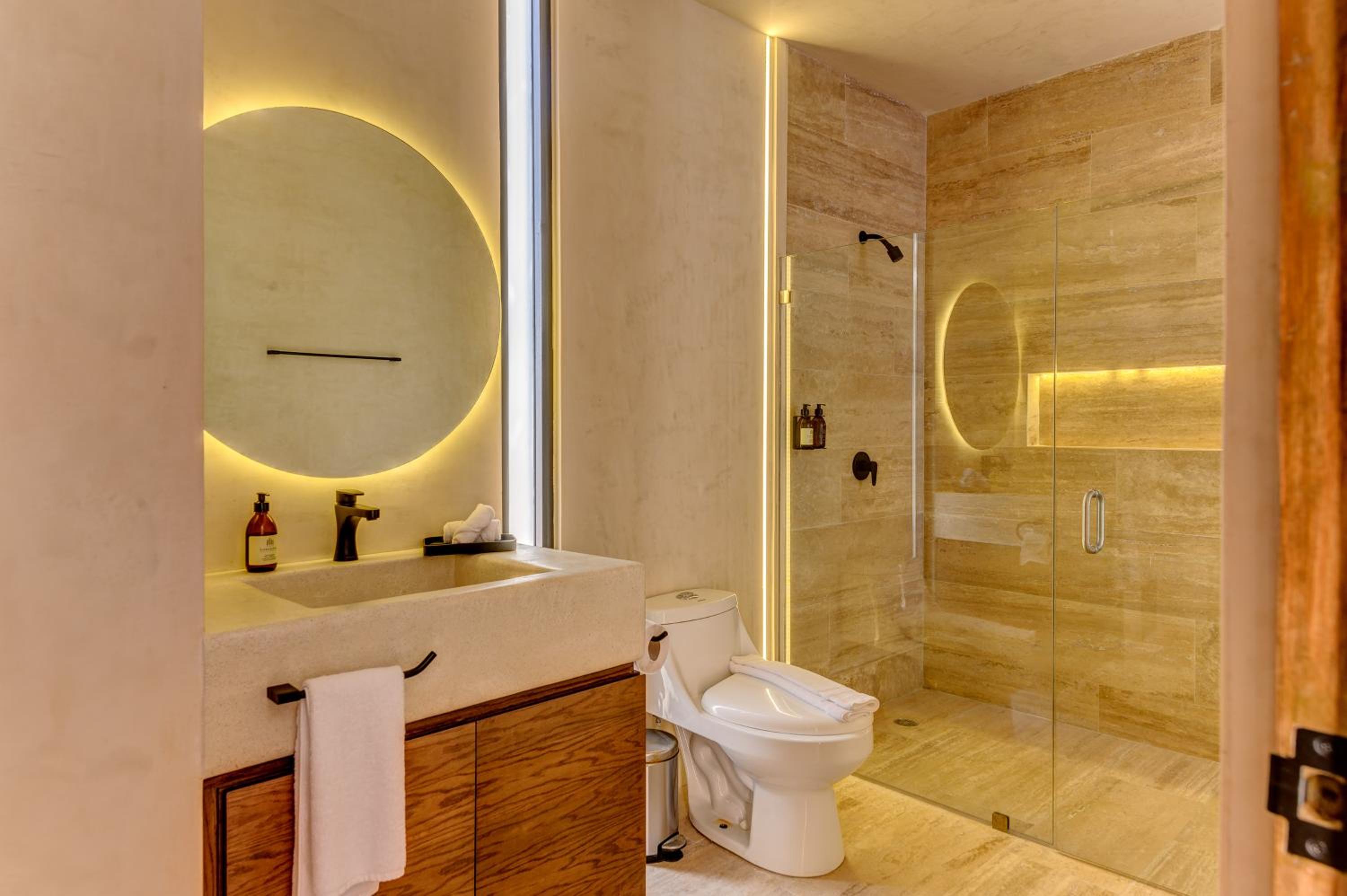 Suite with Private Pool - Photo 8