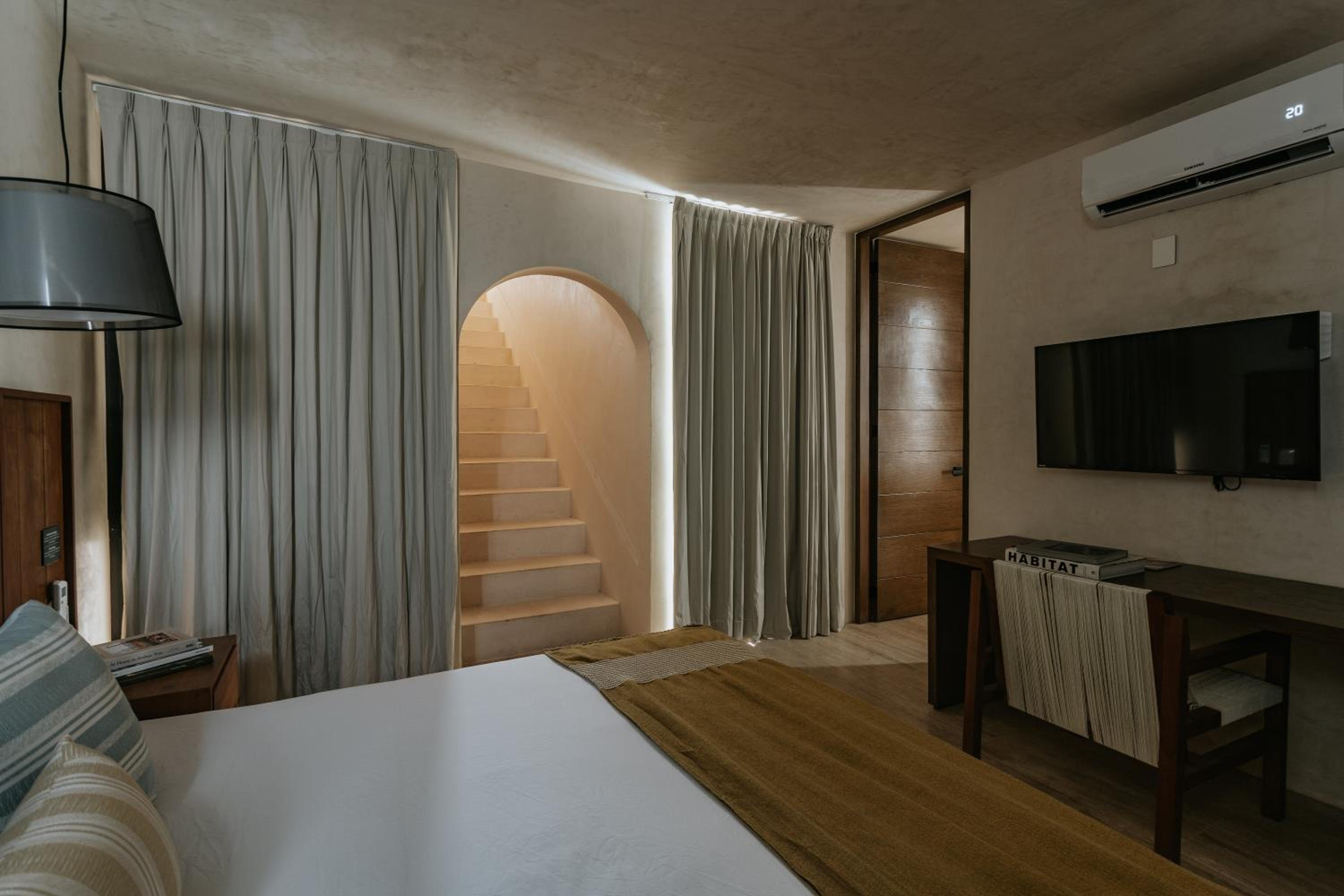 Suite with Private Pool - Photo 5