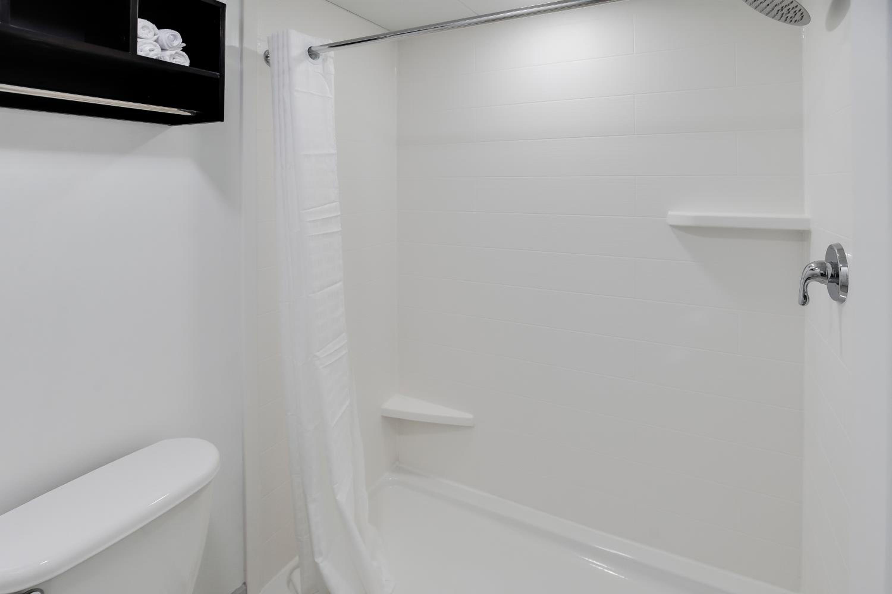 King Room, nonsmoking, with partial ocean view, side view - Photo 7