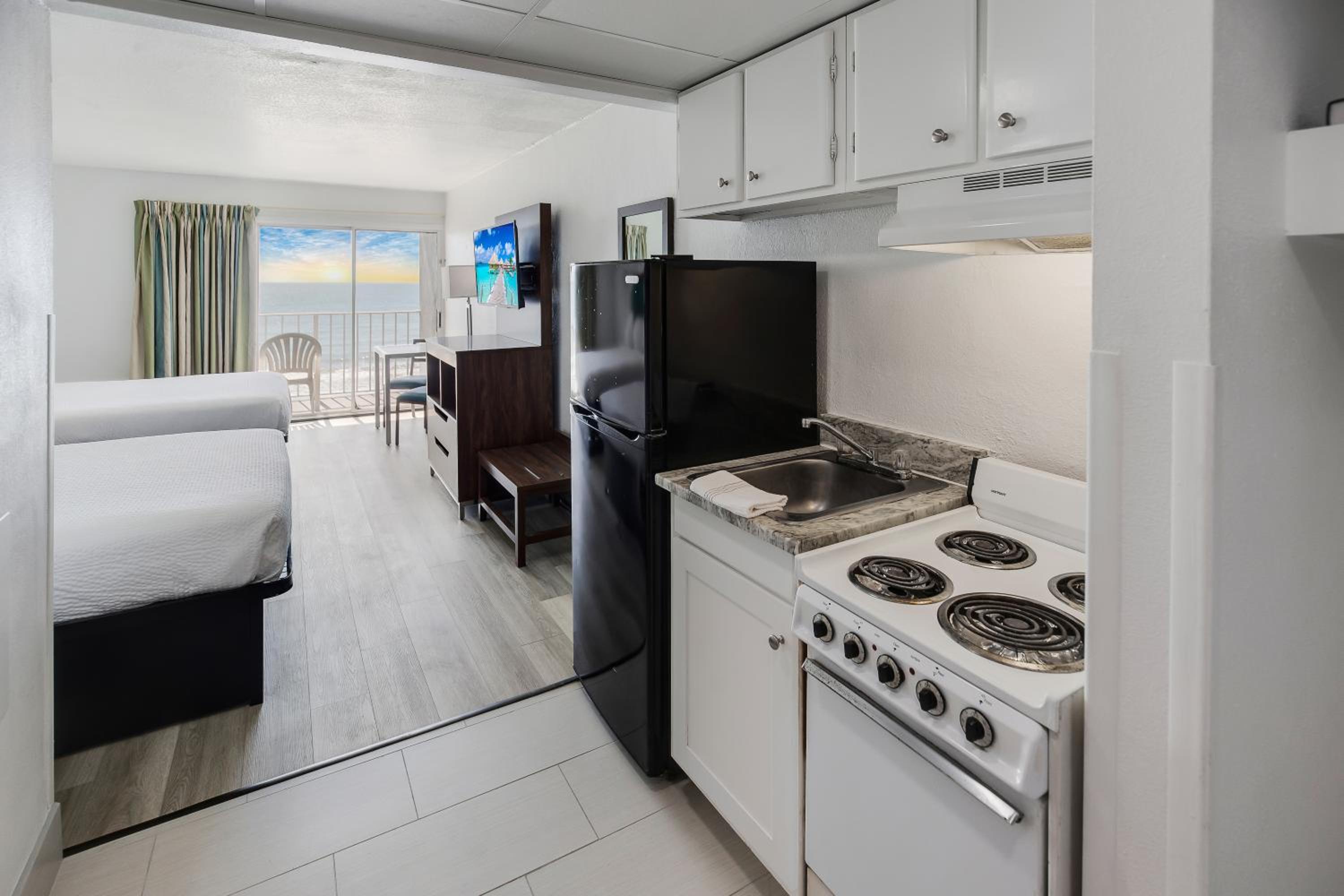 Oceanfront Efficiency - Photo 6