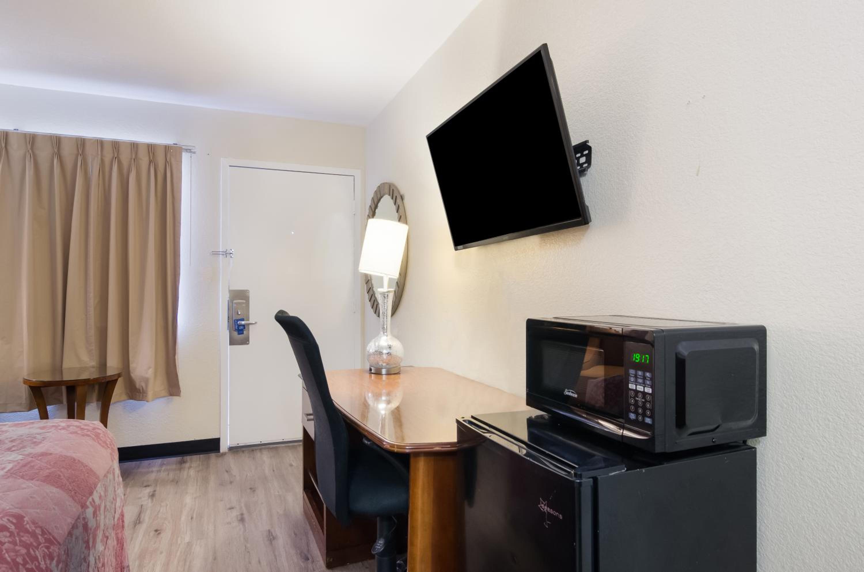 Double Room with Two Double Beds - Non-Smoking - Photo 1