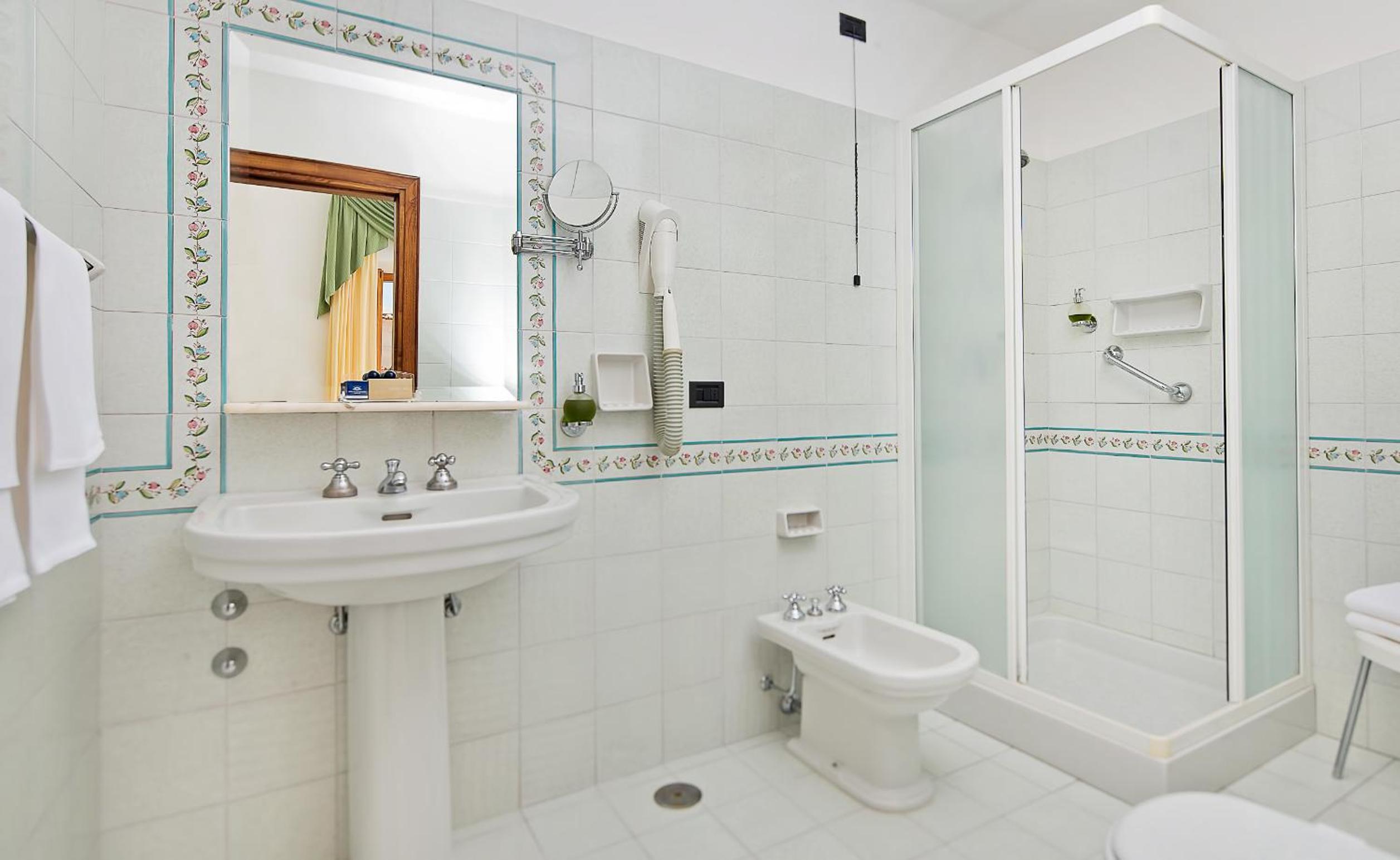 Standard Triple Room No Sea View