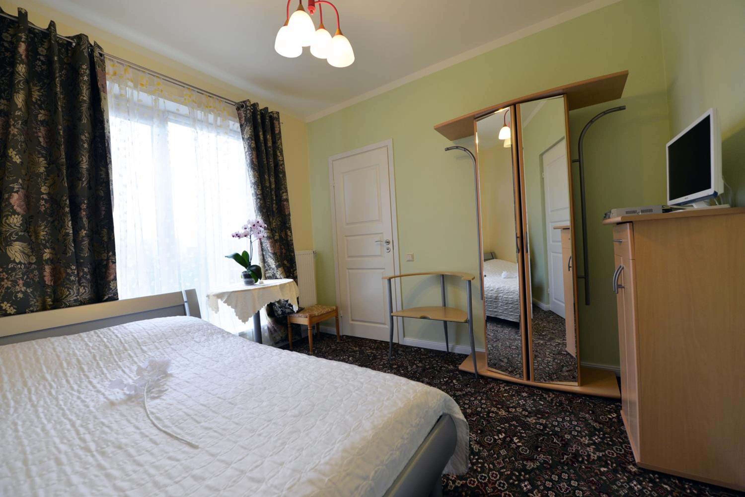 Economy Double Room photo 1