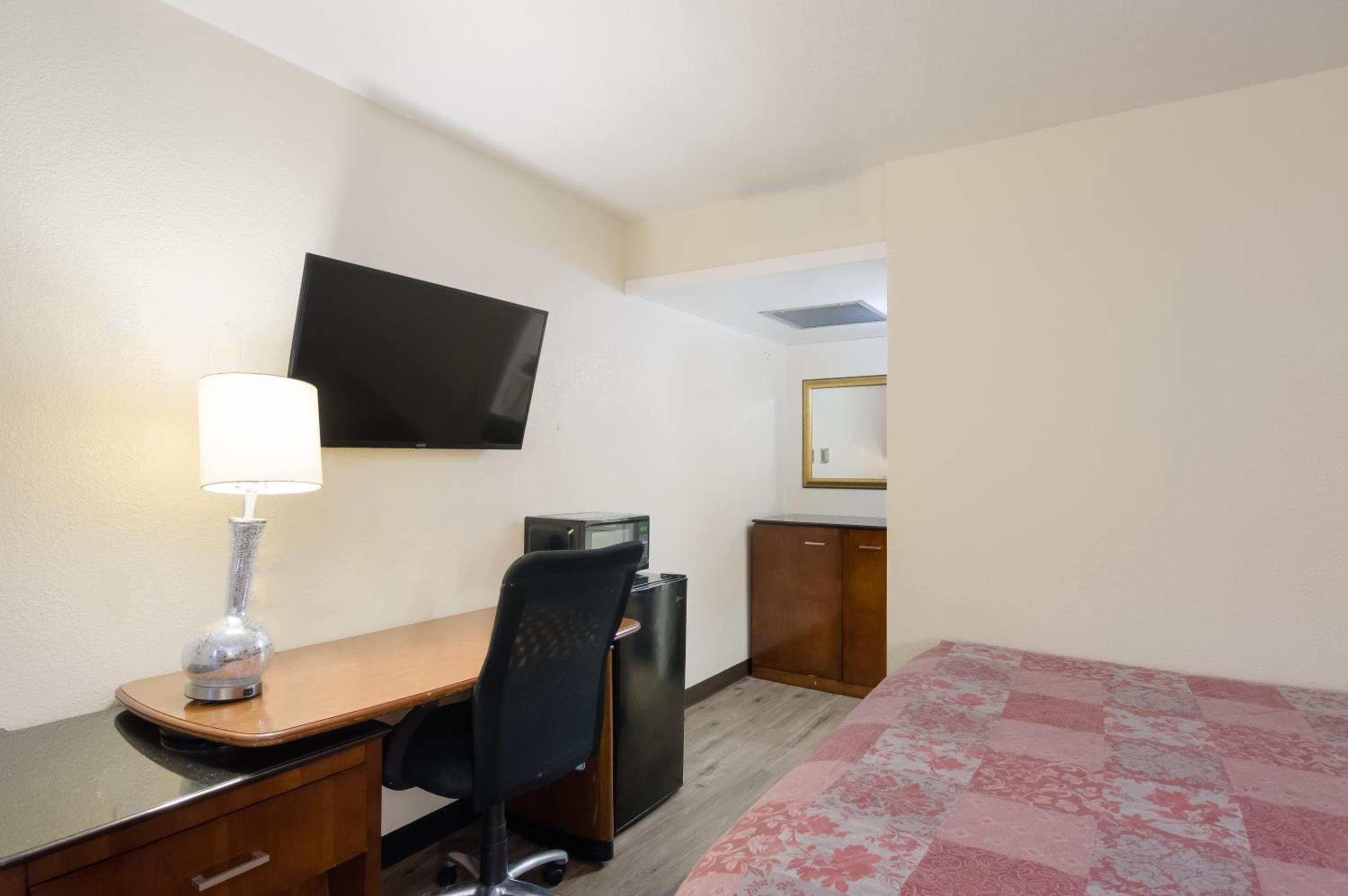 Double Room with Two Double Beds - Non-Smoking - Photo 5